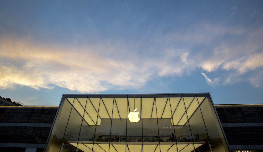 Apple store beside the West lake in Hangzhou , is the