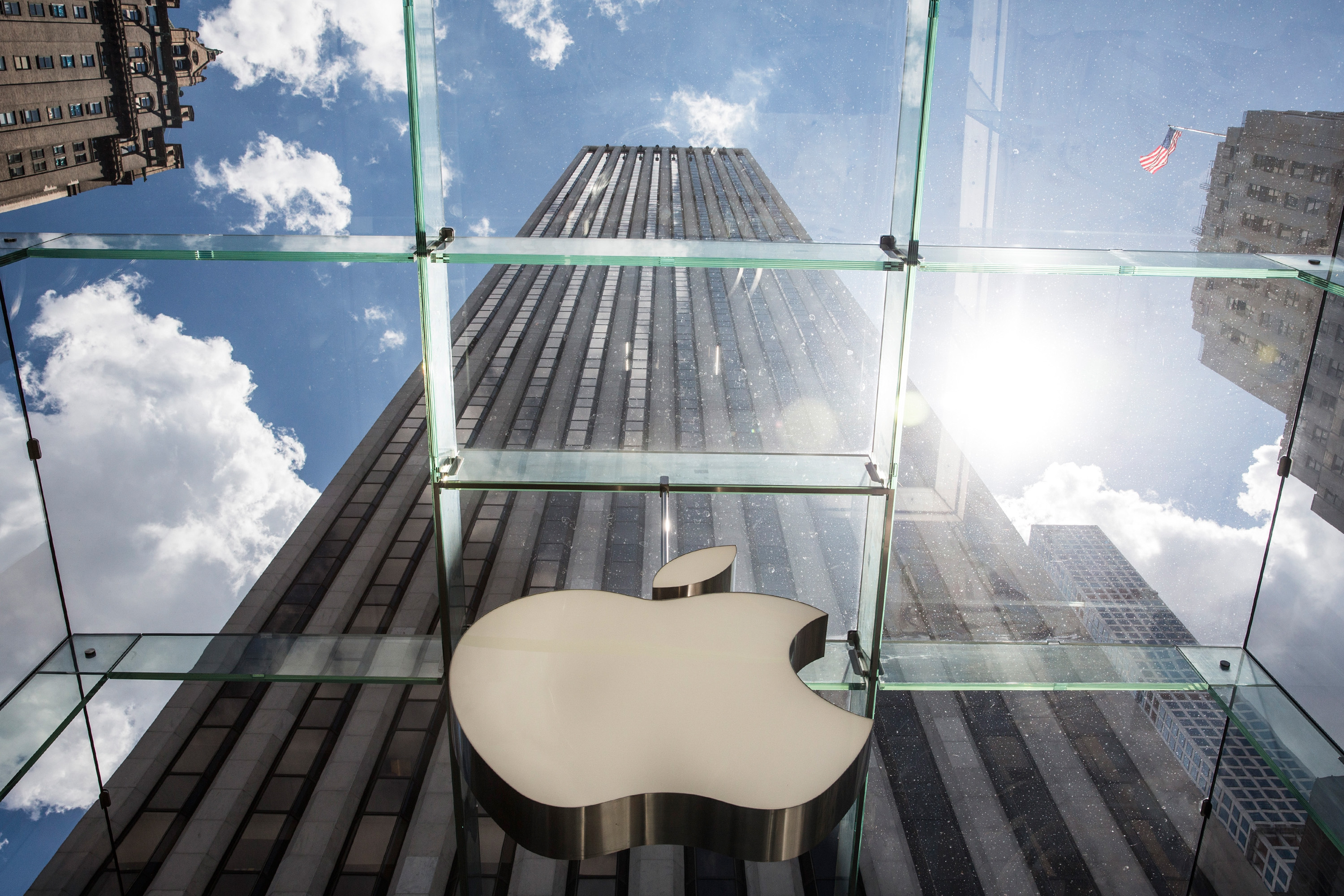 Apple Shares Take A Beating On Wall Street