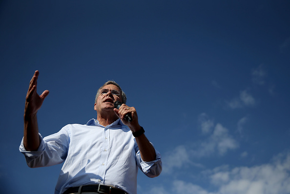 Republican presidential hopeful and former Florida Gov. Jeb Bush speaks to fairgoers during the Iowa State Fair on August 14, 2015 in Des Moines, Iowa.