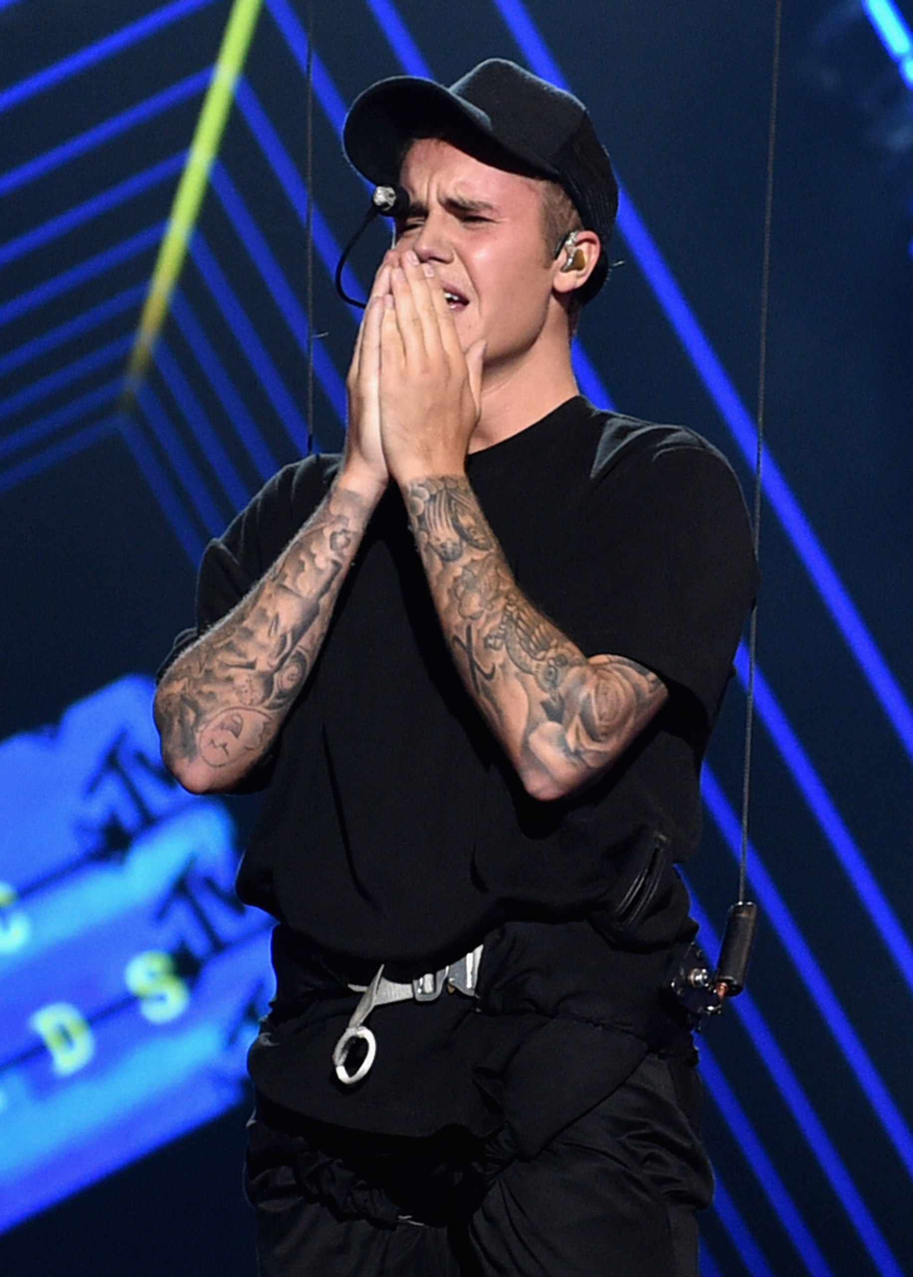 LOS ANGELES, CA - AUGUST 30: Singer Justin Bieber performs onstage during the 2015 MTV Video Music Awards at Microsoft Theater on August 30, 2015 in Los Angeles, California. (Photo by John Shearer/Getty Images)