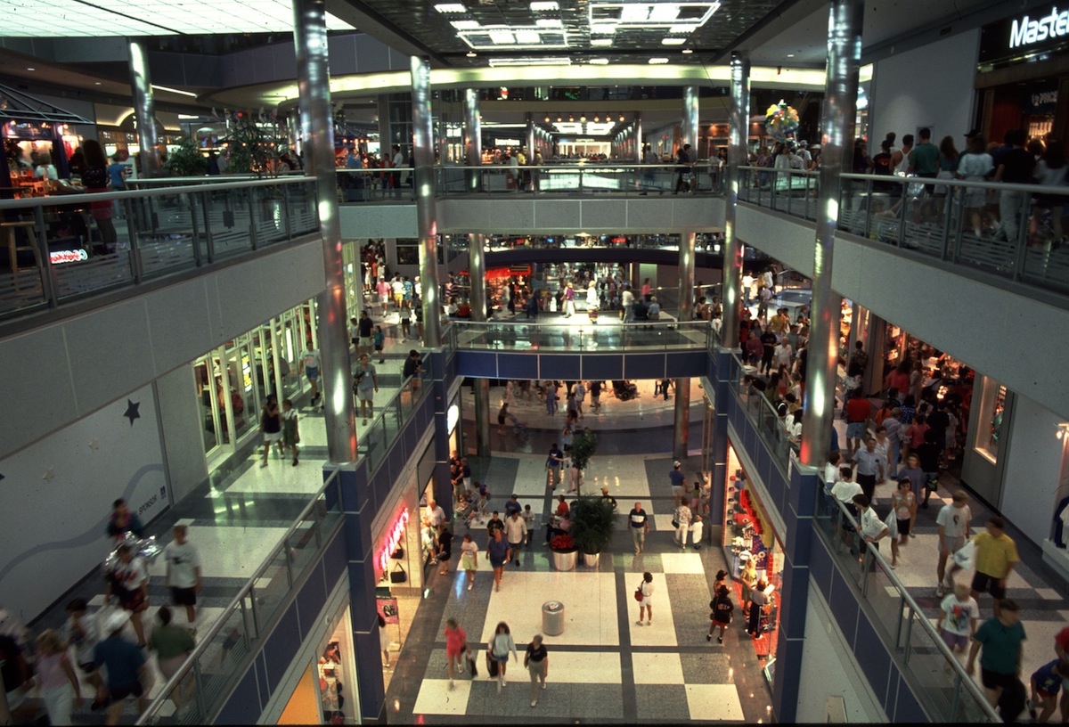 Mall of America on Aug. 12, 1992 (Bill Pugliano / Getty Images)