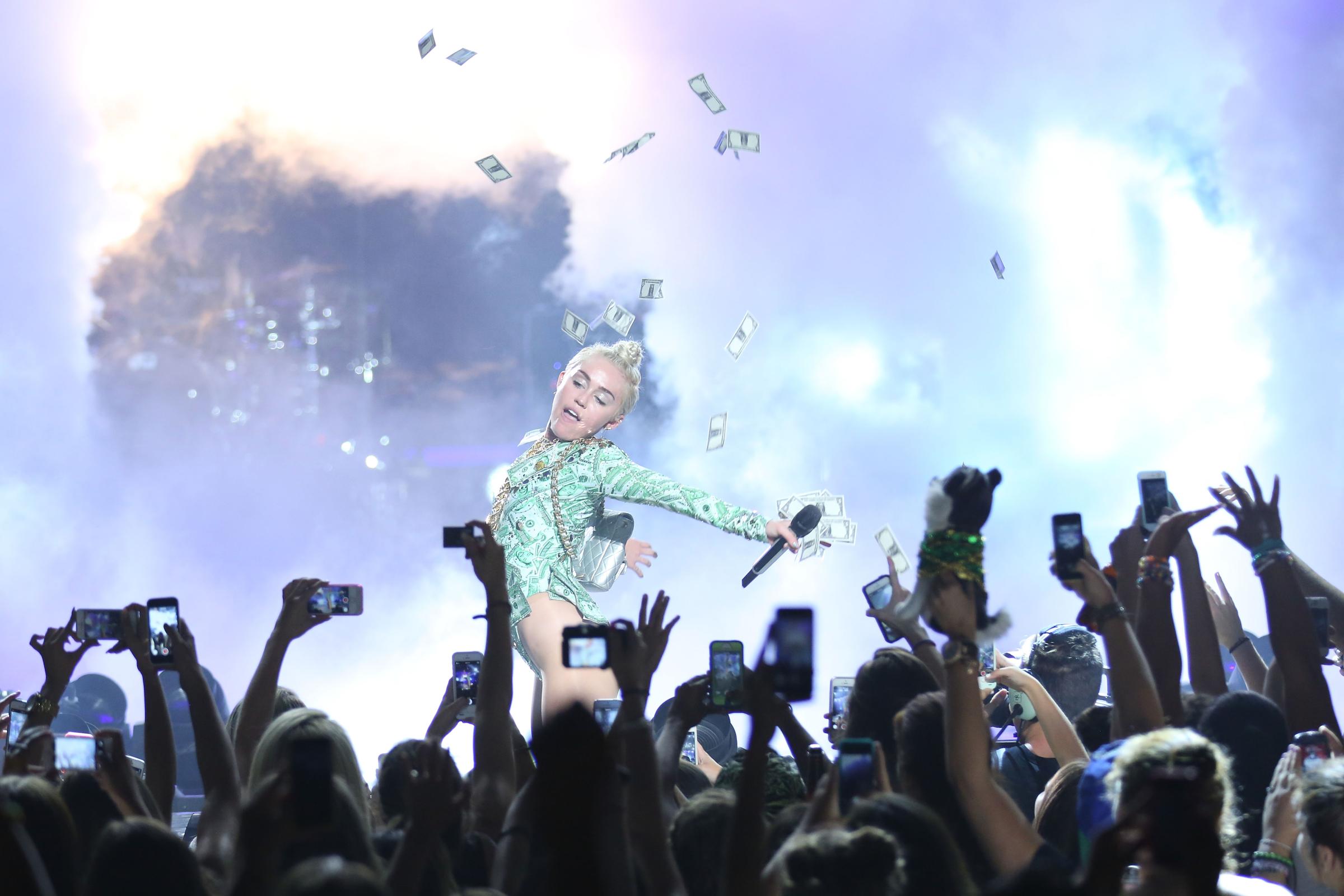 Miley Cyrus Bangerz Concert