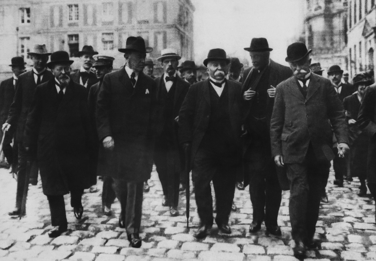 1919. TREATY OF VERSAILLES - FROM LEFT TO RIGHT, WILSON, CLEMENCEAU, LORD BALFOUR AND ORLANDO.