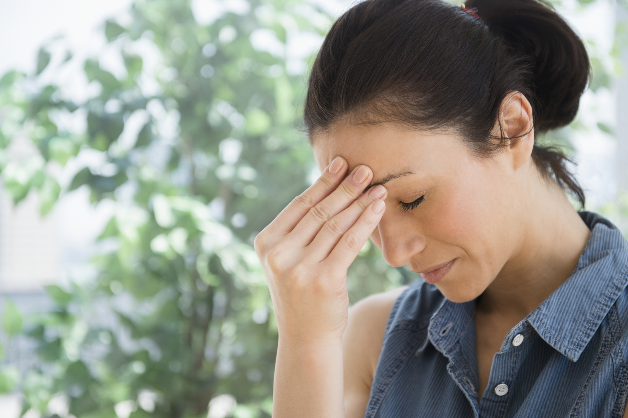woman-headache-migraine