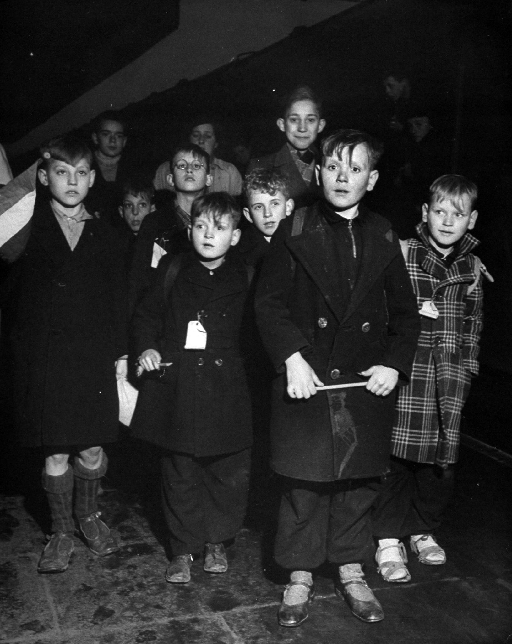 Group of Dutch refugee children arriving at Coventry Station, Great Britain, 1945.