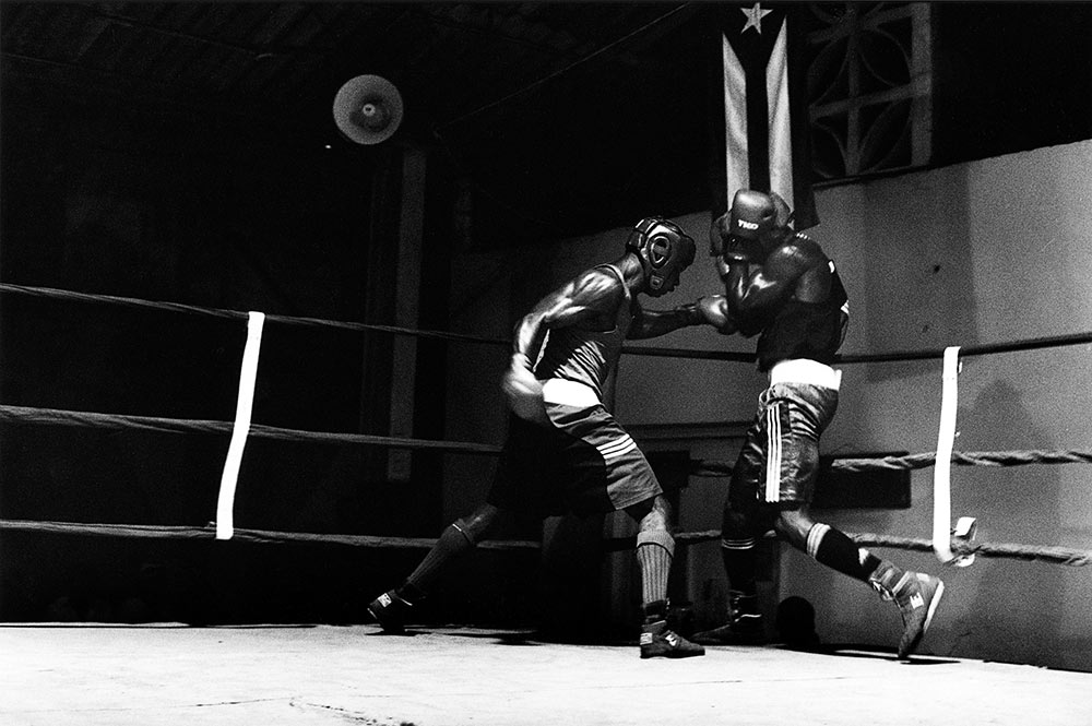Boxing fight between Habana Provincia & Pinar del Rio, City of Habana, June 2005.