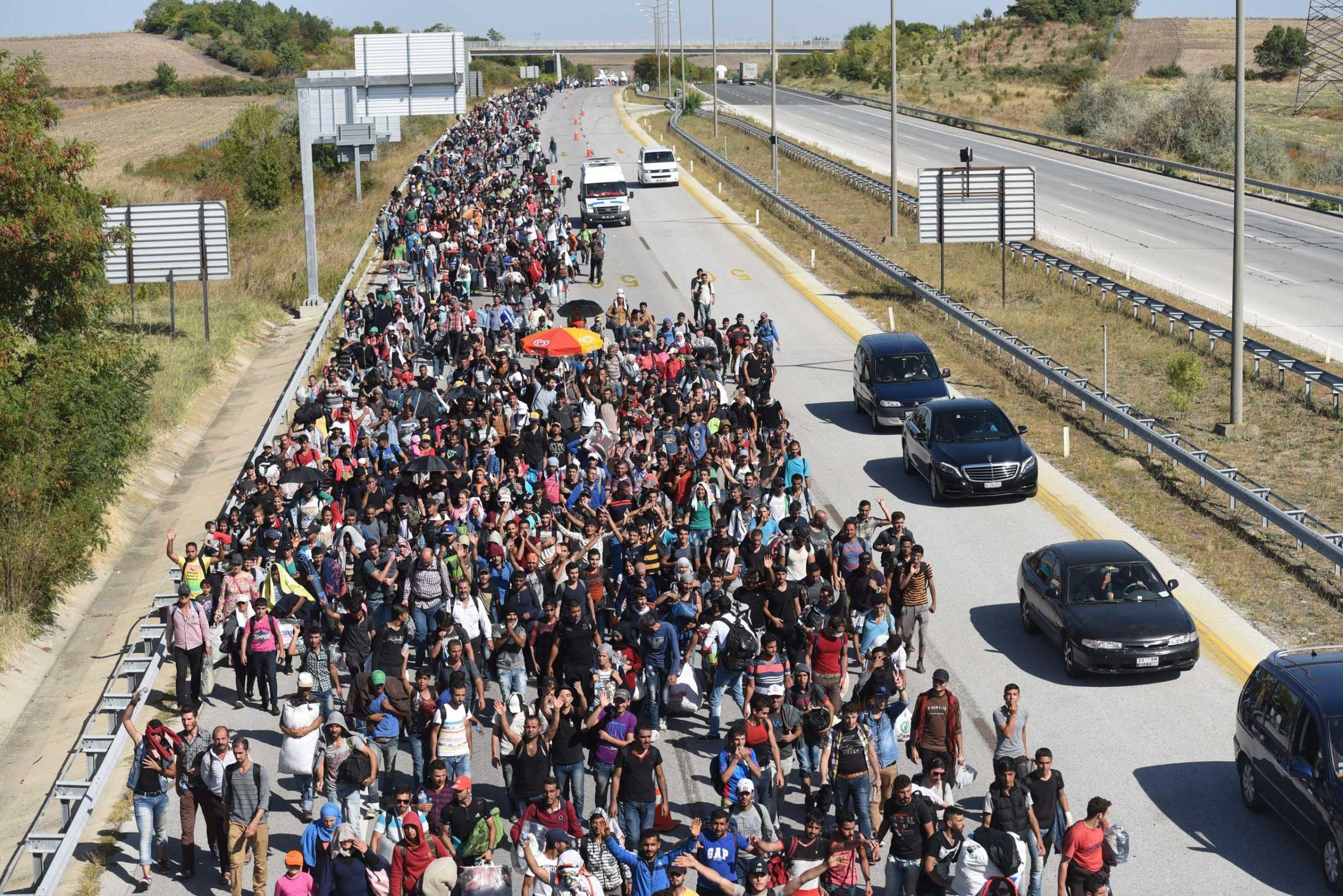 migrants refugees march Turkey