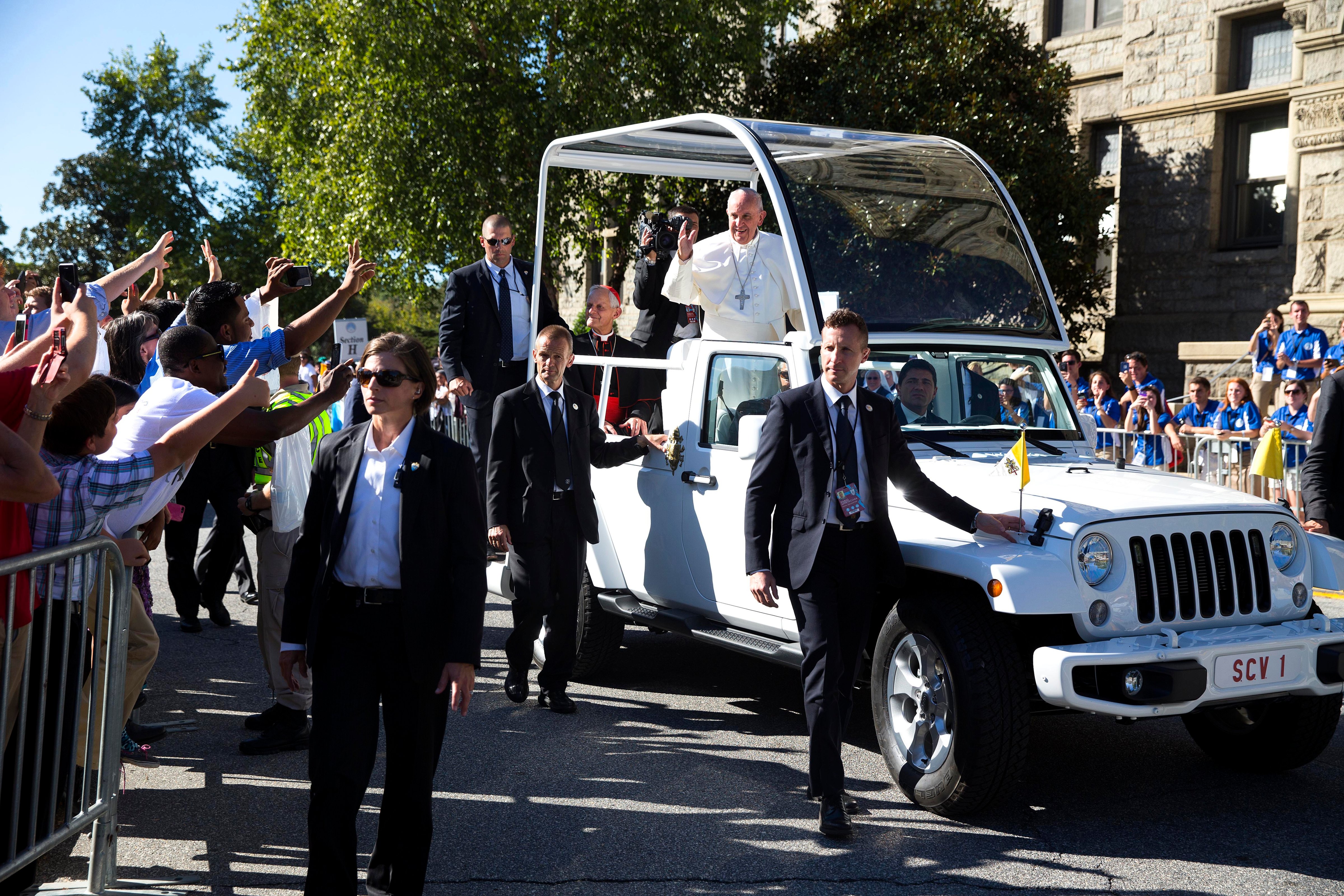 Pope Francis arrives at Catholic University for a Canonization Mass in Washington on Sept. 23, 2015. (Doug Mills—Reuters)