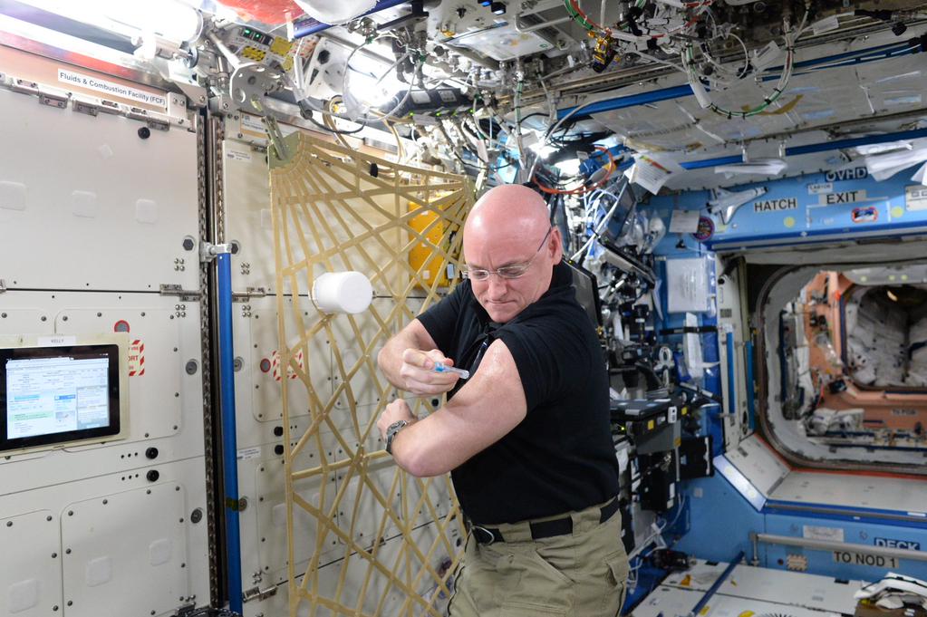 Astronaut Scott Kelly International Space Station photos