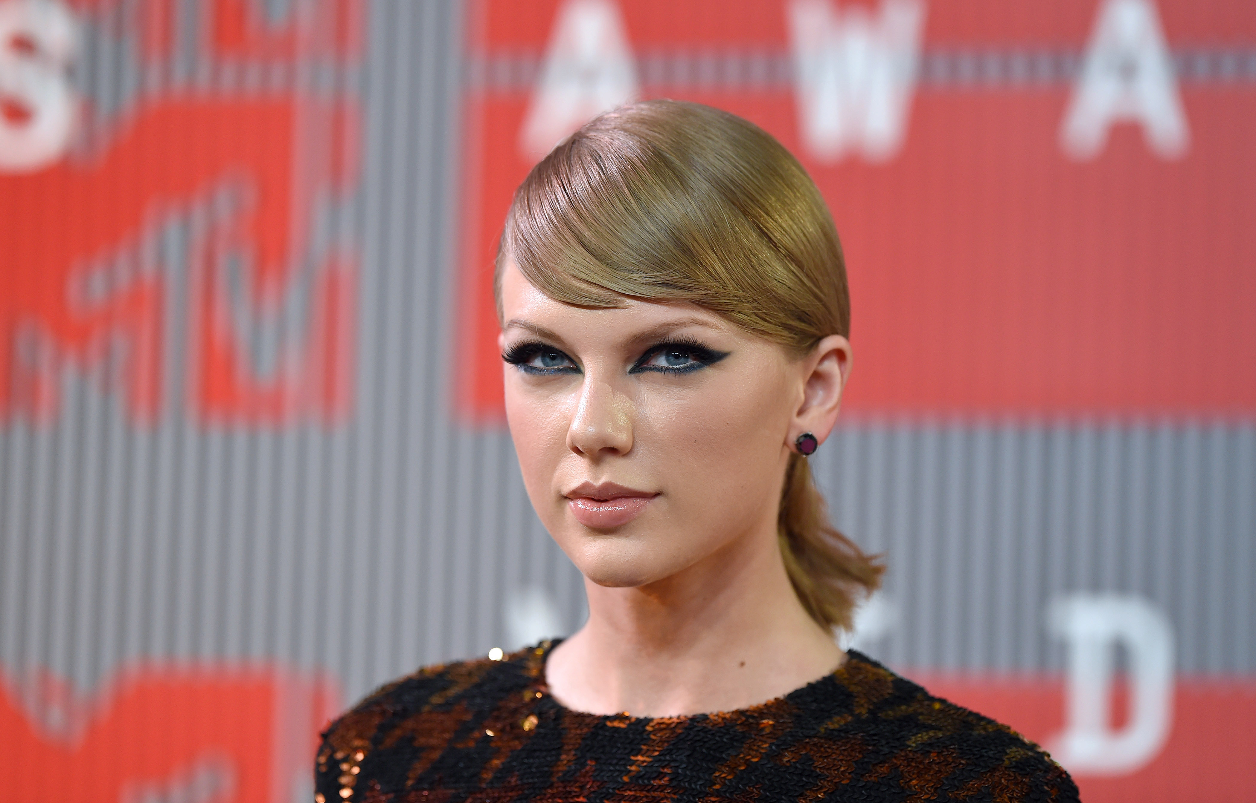 Taylor Swift at the 2015 MTV Video Music Awards in Los Angeles on Aug. 30, 2015. (Axelle—Bauer-Griffin/FilmMagic/Getty Images)