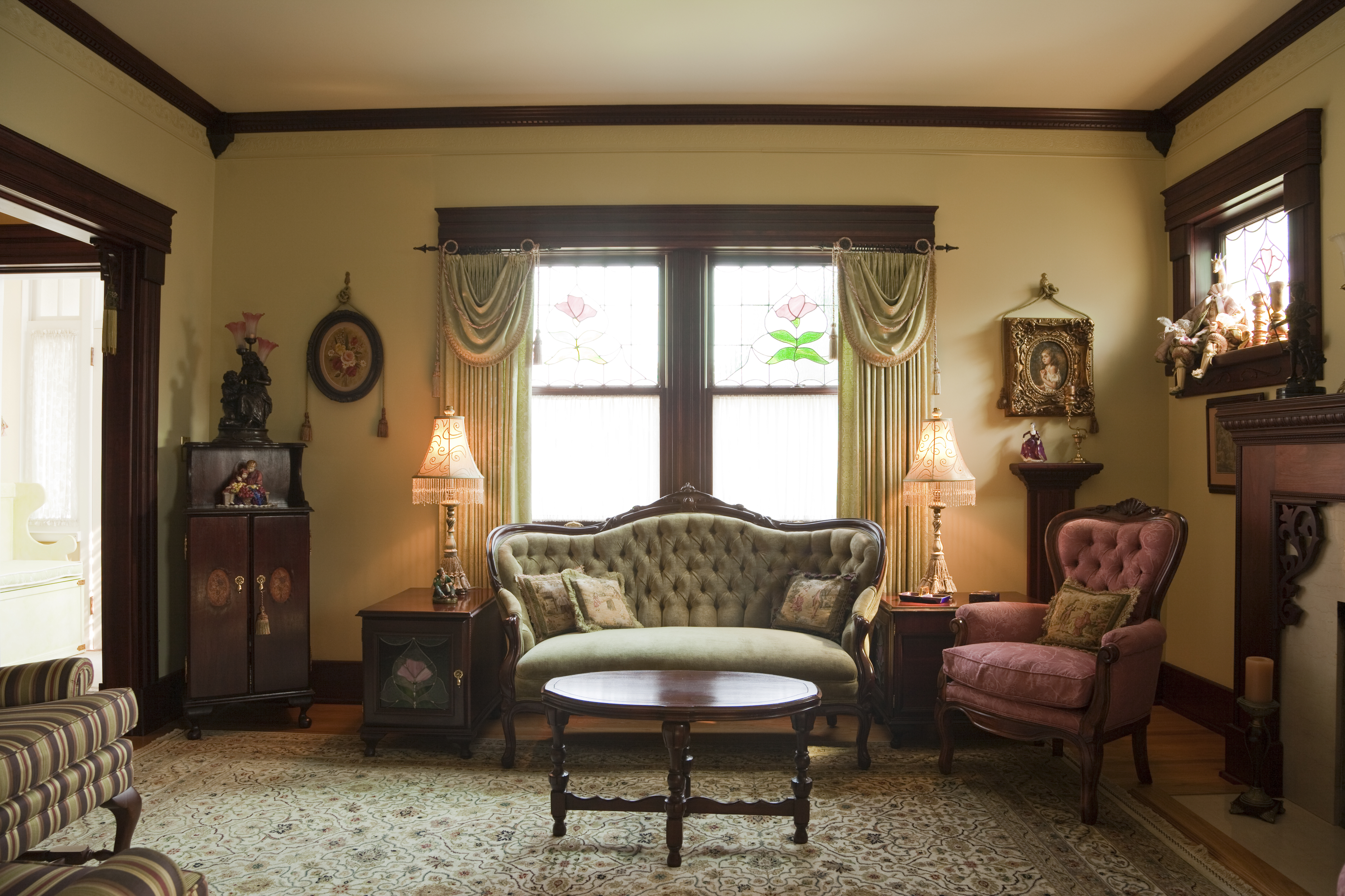 Old living room. Викторианская эпоха в Англии интерьер. Нео Викторианский стиль. Викторианский стиль в интерьере квартиры. Мебель в викторианском стиле.