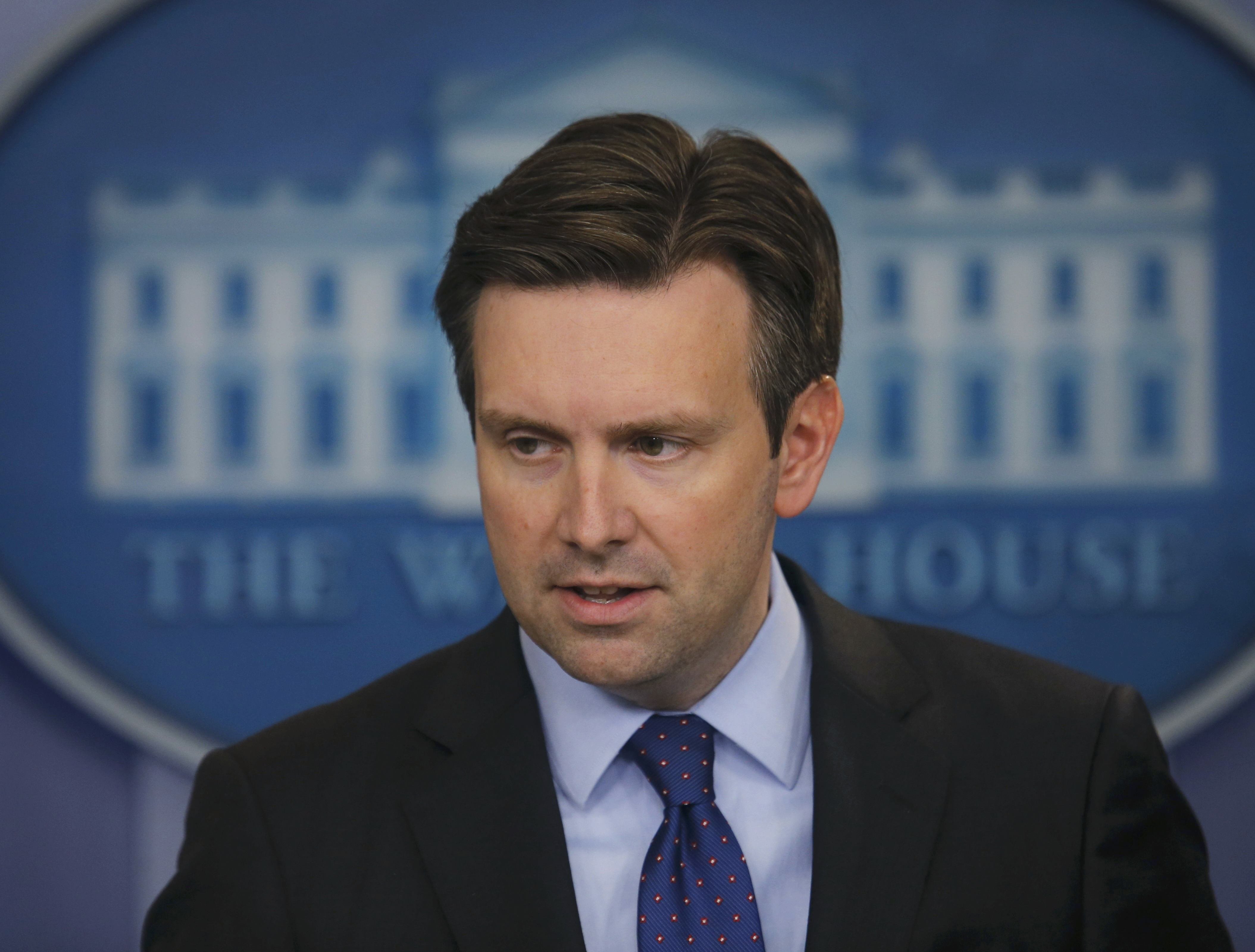 Josh Earnest during a media briefing at the White House in Washington on Oct. 30, 2015. (Carlos Barria—Reuters)