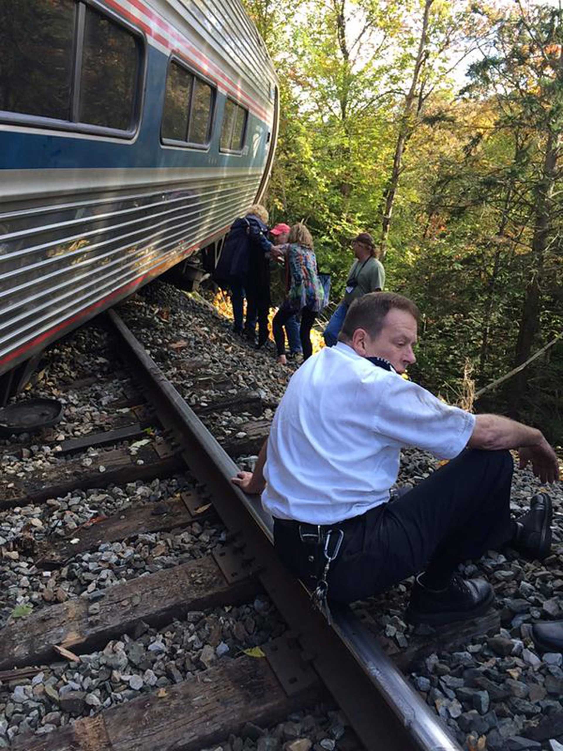 In this image released by BrianABELL1980 via Twitter and used with permission showing the scene after an Amtrak train derailed, reportedly after hitting a rockslide, near Northfield, Vermont, Oct. 5, 2015. (Brianabell1980—Twitter/EPA)