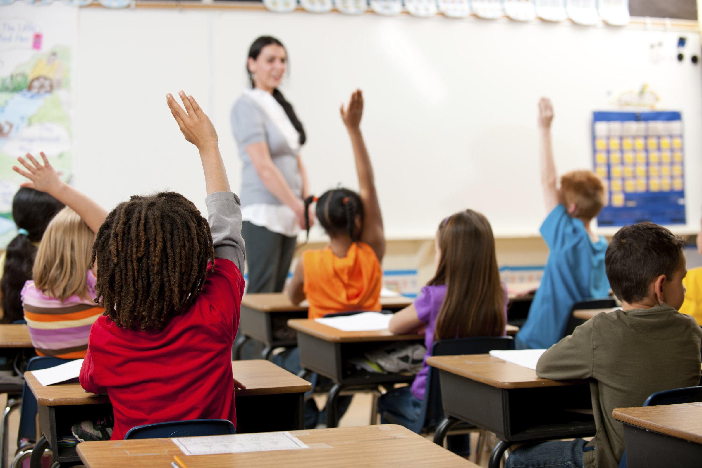 classroom-children-students-raising-hands