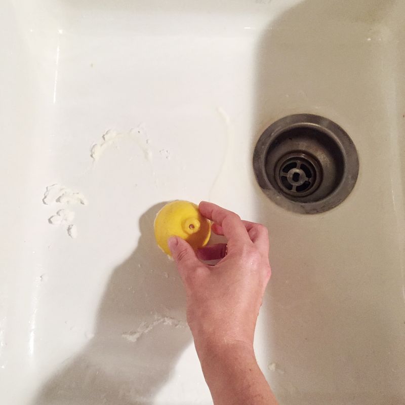 cleaning-trick-whiten-sink