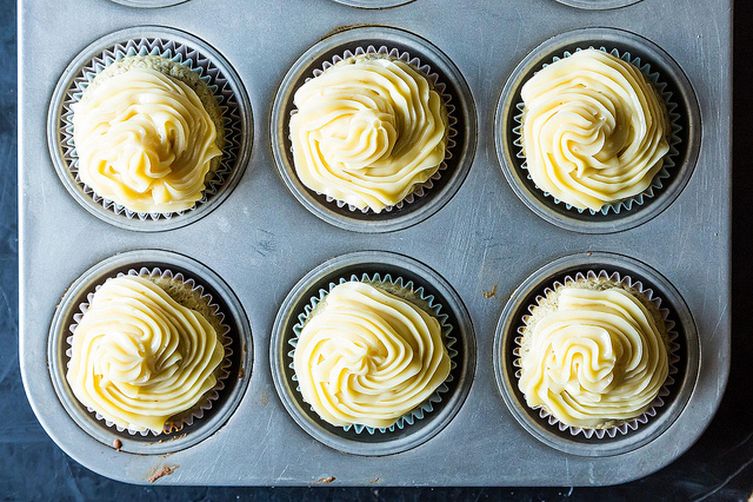 cupcake-yellow-icing