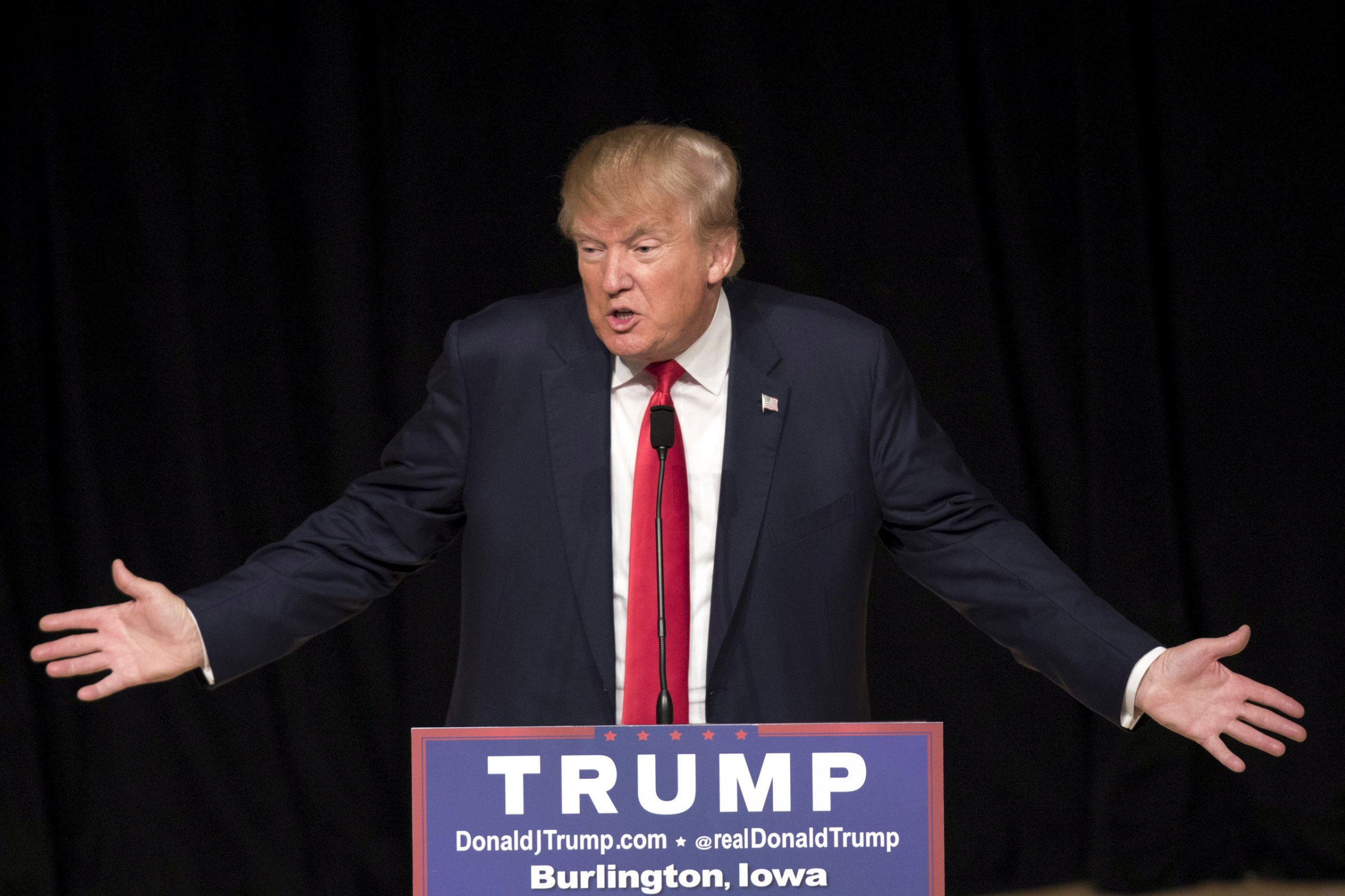 Republican presidential candidate Donald Trump speaks during a campaign rally at Burlington Memorial Auditorium in Burlington, Iowa, October 21, 2015. REUTERS/Scott Morgan - RTS5JYH