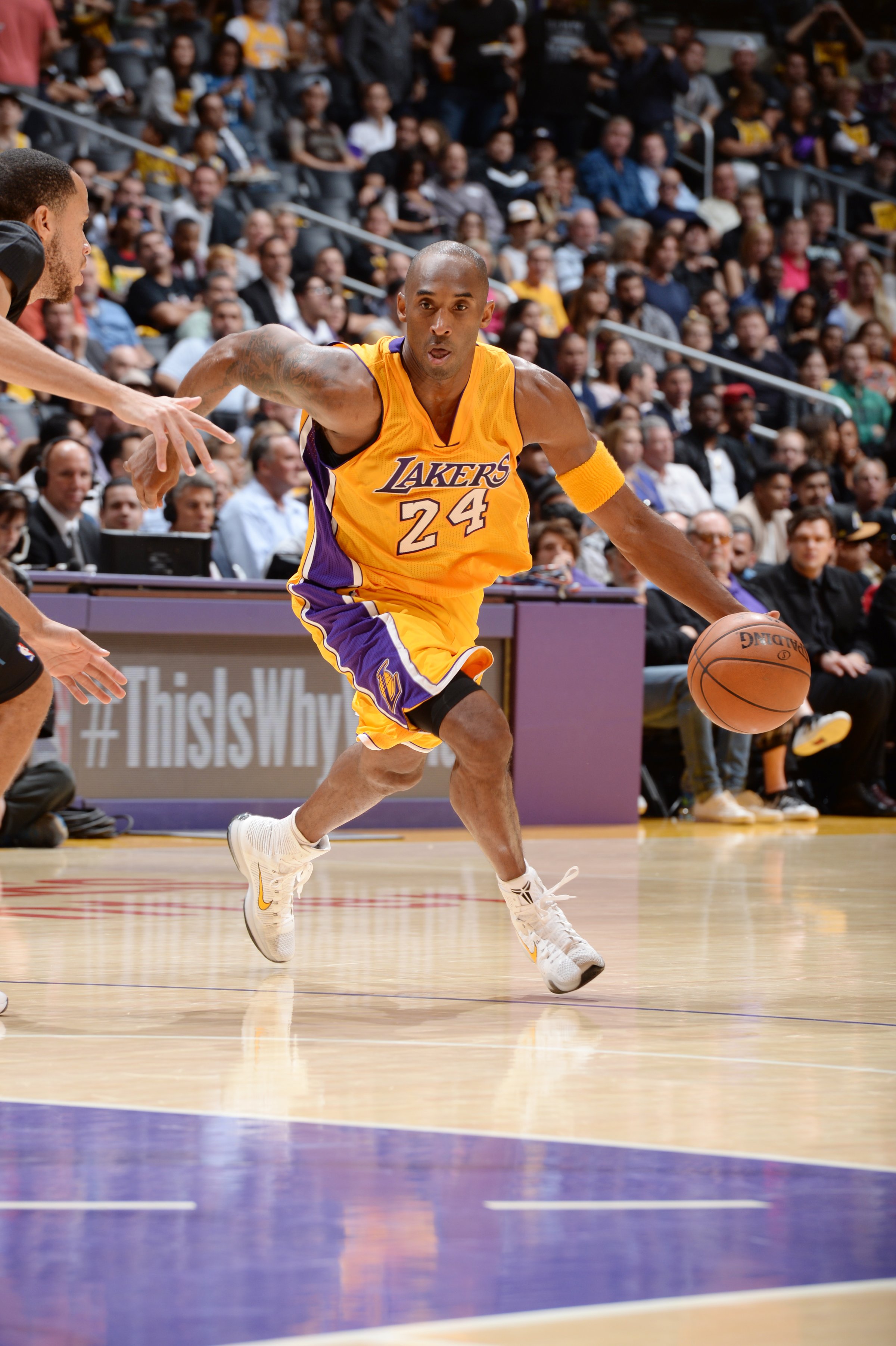 LOS ANGELES, CA - OCTOBER 28:  Kobe Bryant #24 of the Los Angeles Lakers handles the ball against the Minnesota Timberwolves on October 28, 2015 at STAPLES Center in Los Angeles, California. NOTE TO USER: User expressly acknowledges and agrees that, by downloading and/or using this Photograph, user is consenting to the terms and conditions of the Getty Images License Agreement. Mandatory Copyright Notice: Copyright 2015 NBAE (Photo by Andrew D. Bernstein/NBAE via Getty Images)