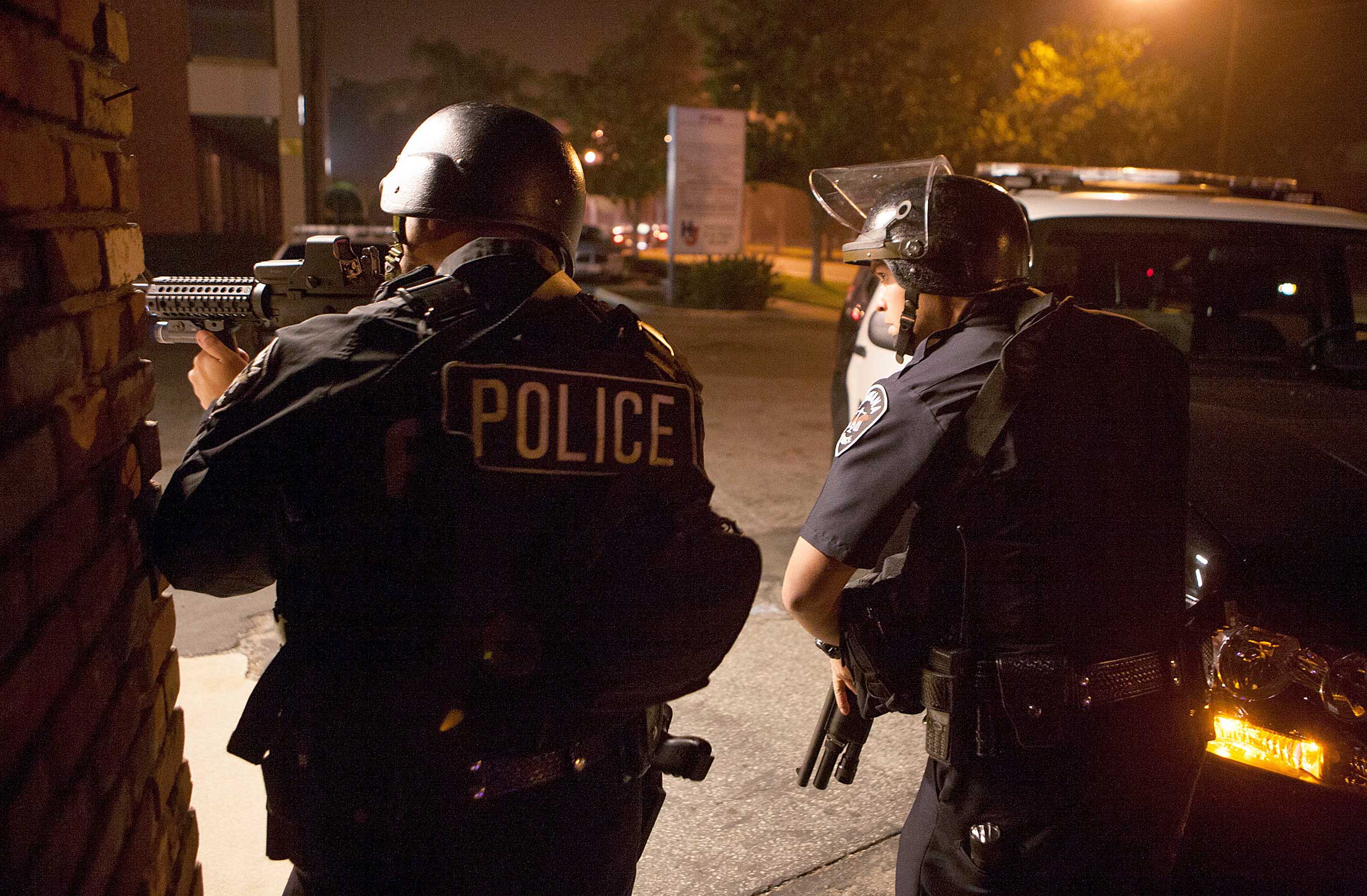 Police respond in Riverside, Calif., Feb. 7, 2013. (Kevin Warn—AP)