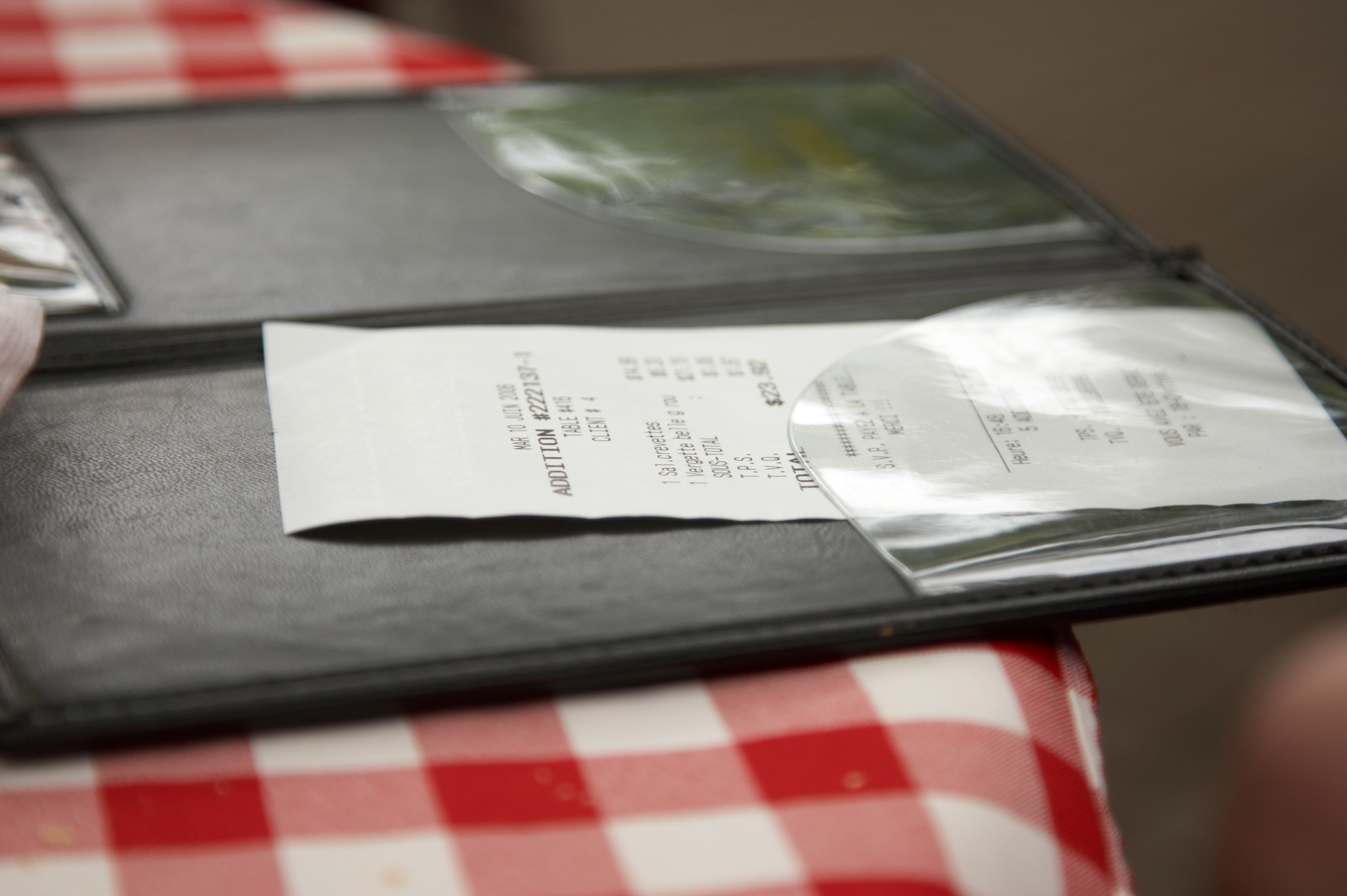 restaurant-table-bill-check