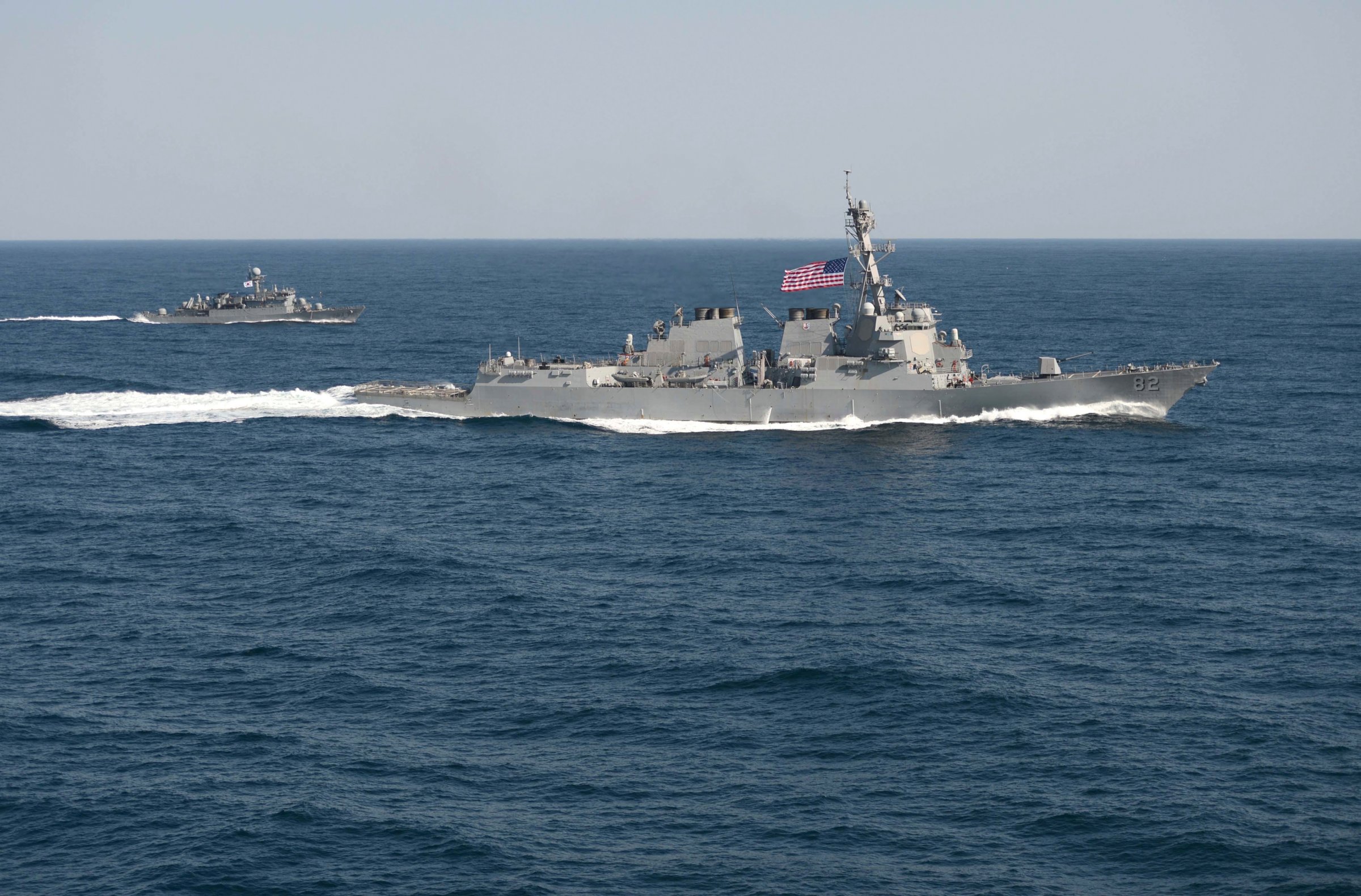 USS Lassen (DDG 82), (R) transits in formation with ROKS Sokcho (PCC 778) during exercise Foal Eagle 2015, in waters east of the Korean Peninsula