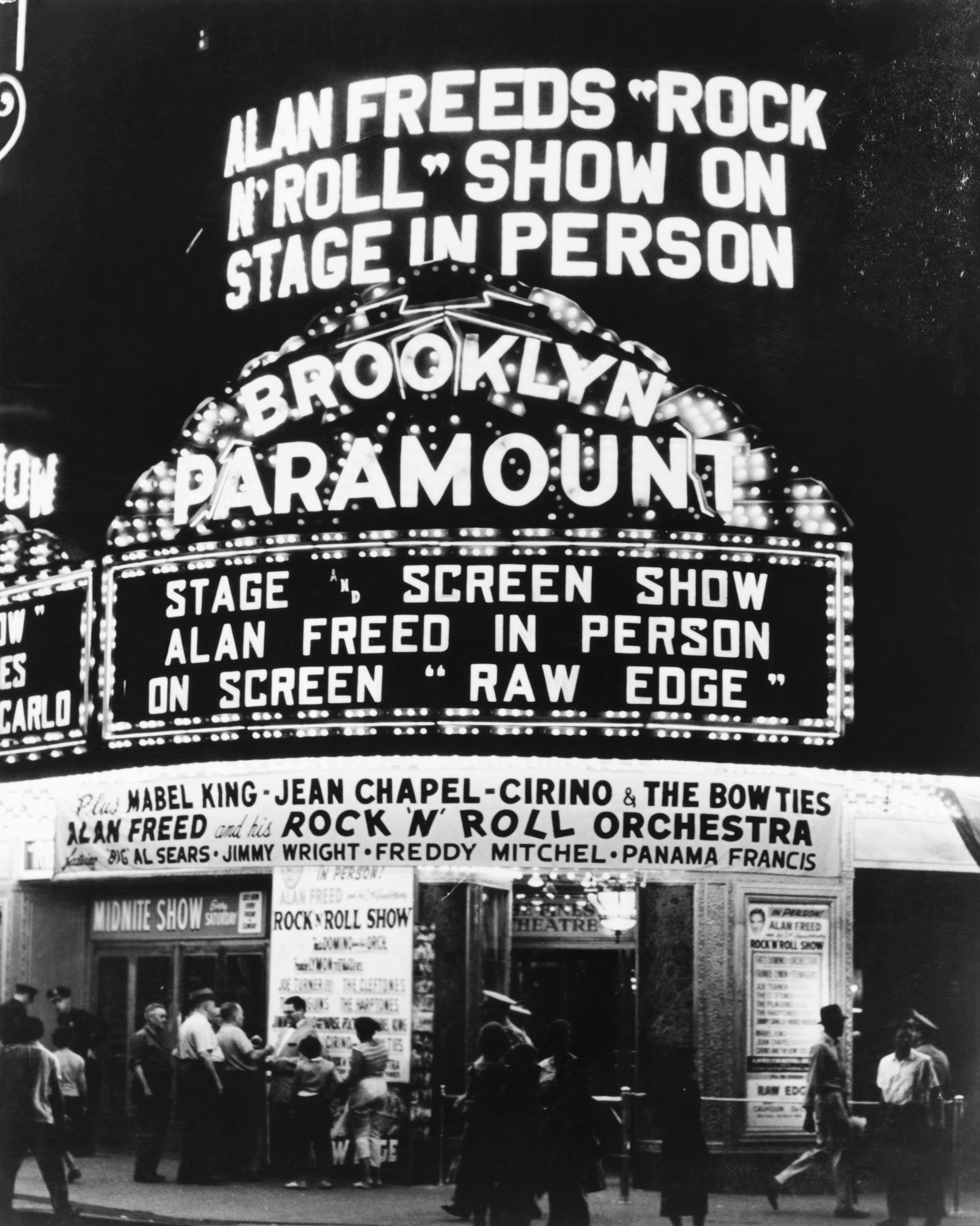 Photo of Marquees Venues, 1956, New York, Flatbush and DeKalb, Brooklyn Paramount Theatre.
