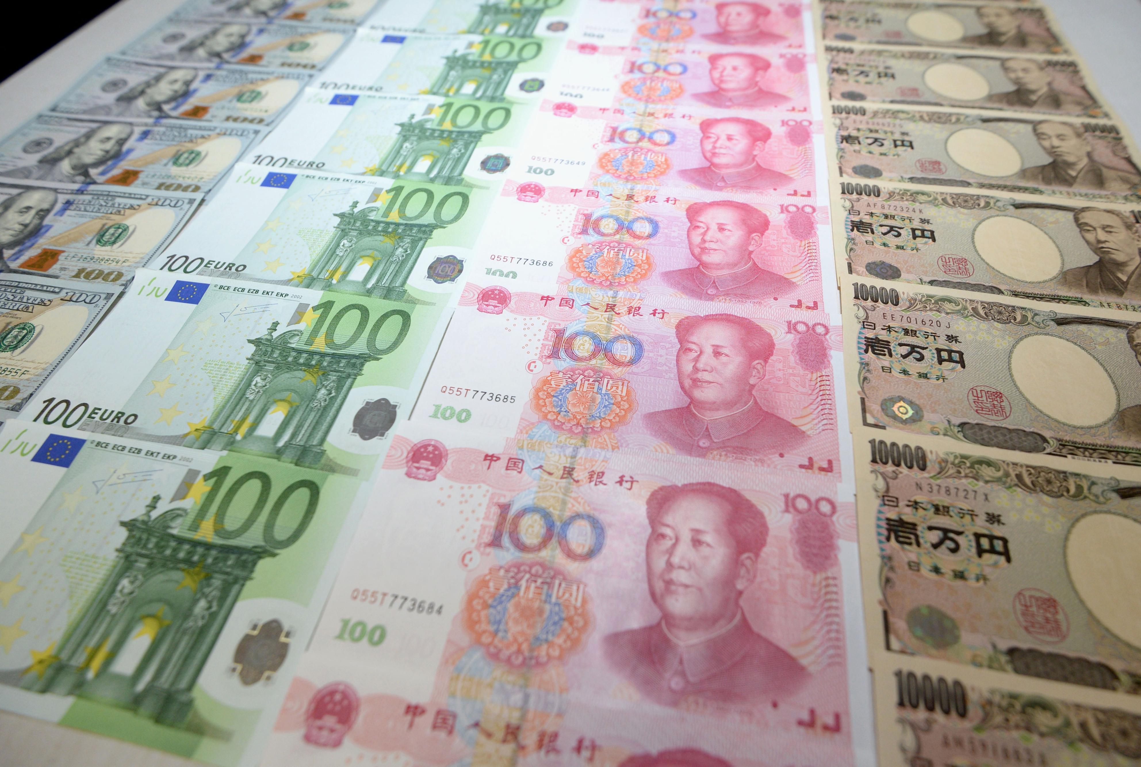 IMF poised to put Chinese yuan in SDR currency basket