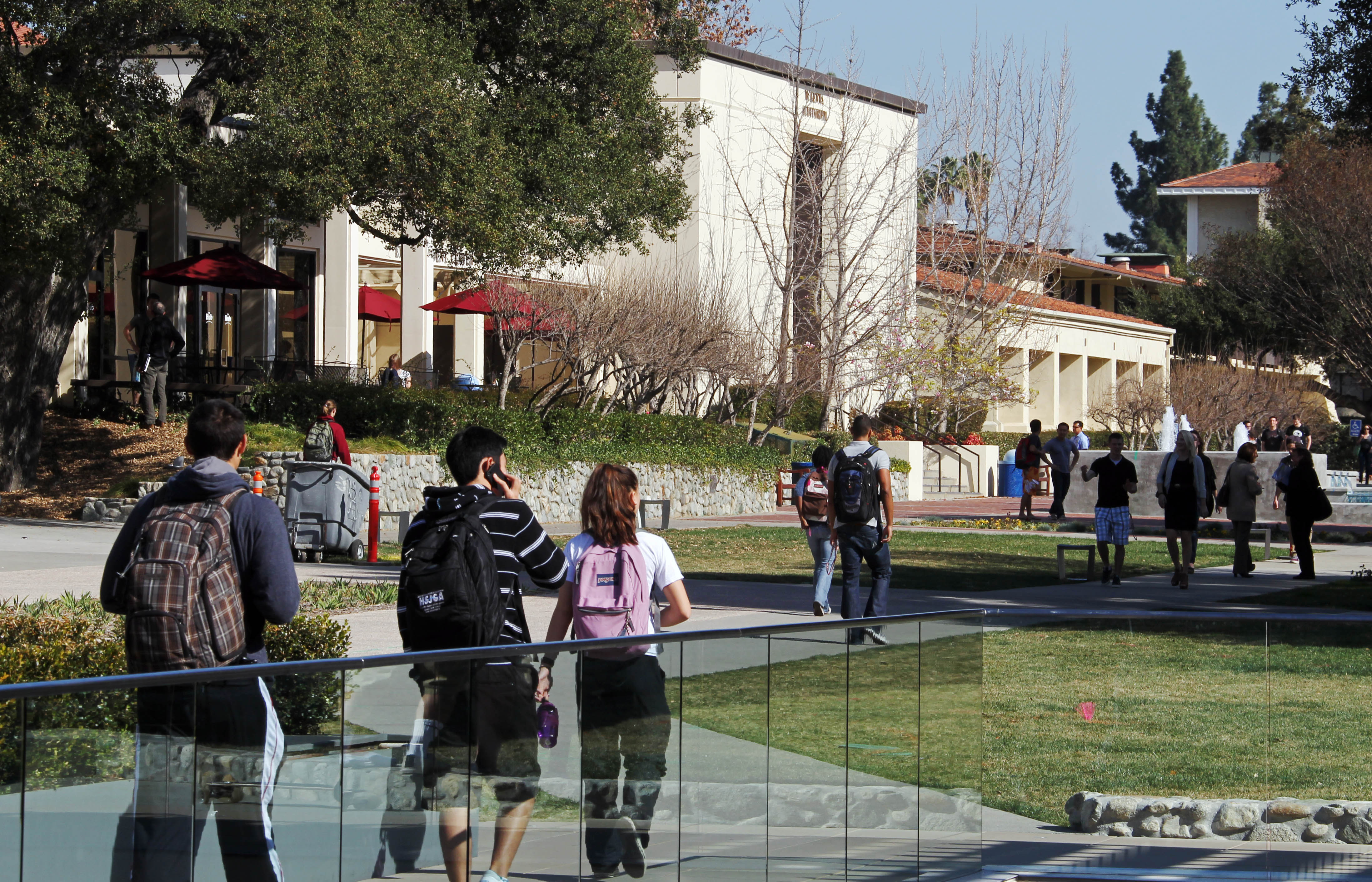 Students walk through the campus of Claremont McKenna College in Claremont, CA on Feb. 2, 2012. (Reed Saxon—AP)