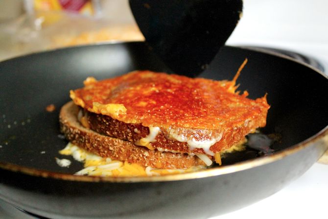 grilled-cheese-sandwich-pan-2