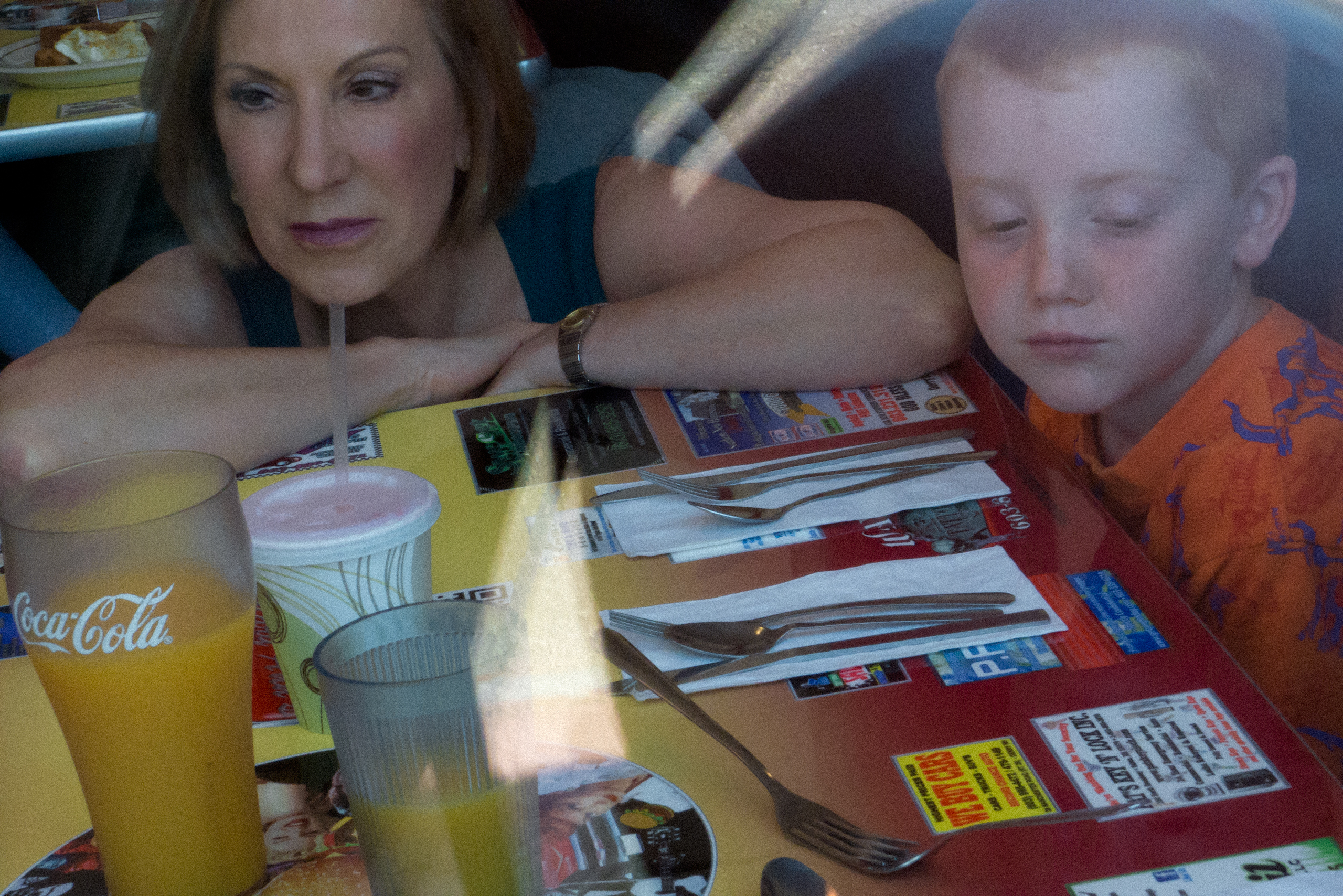 Carly Fiorina campaigning at a diner in Derry, NH 2015.