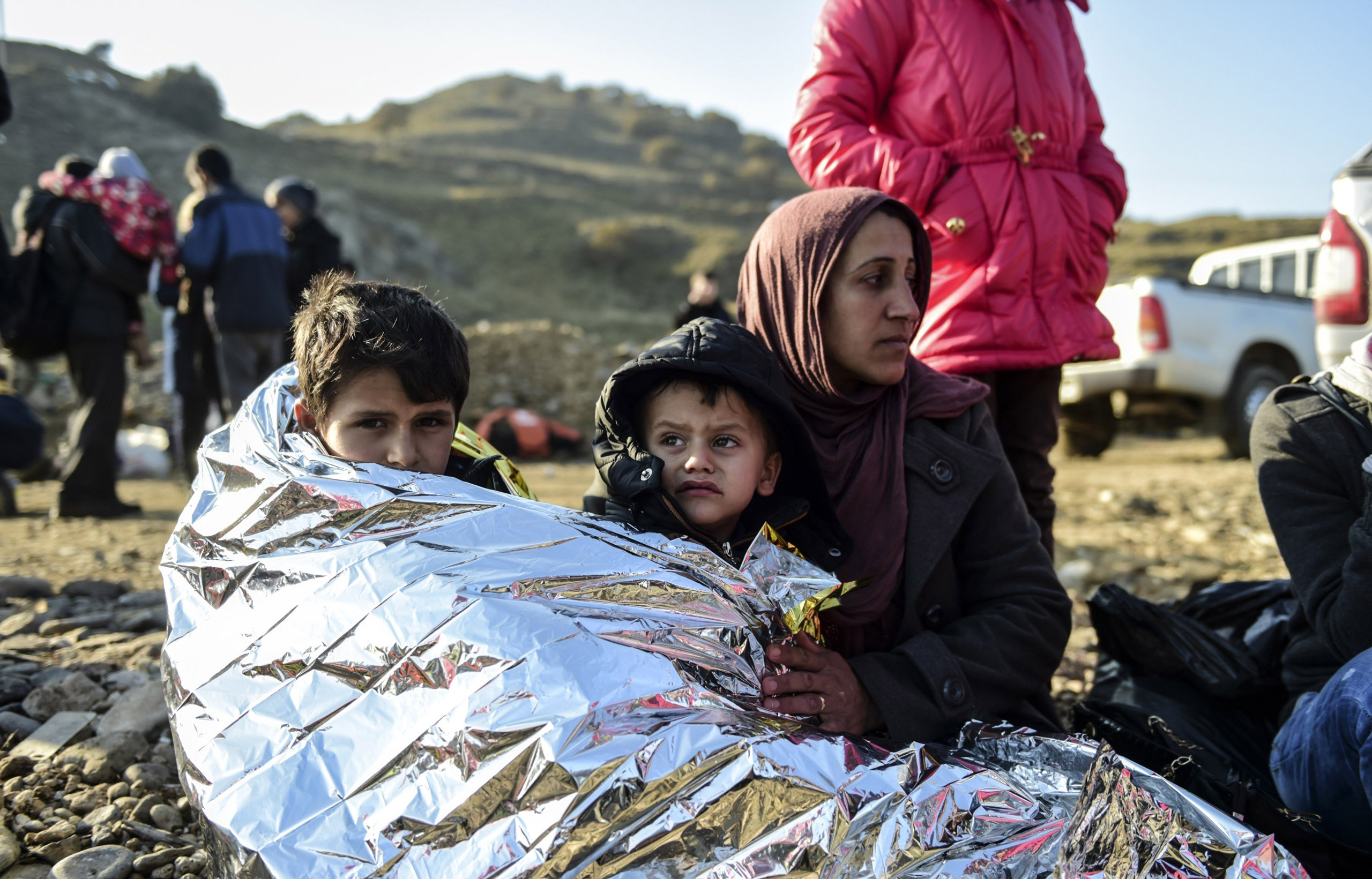 Депортация мигрантов после теракта. Маленькие дети беженцы.