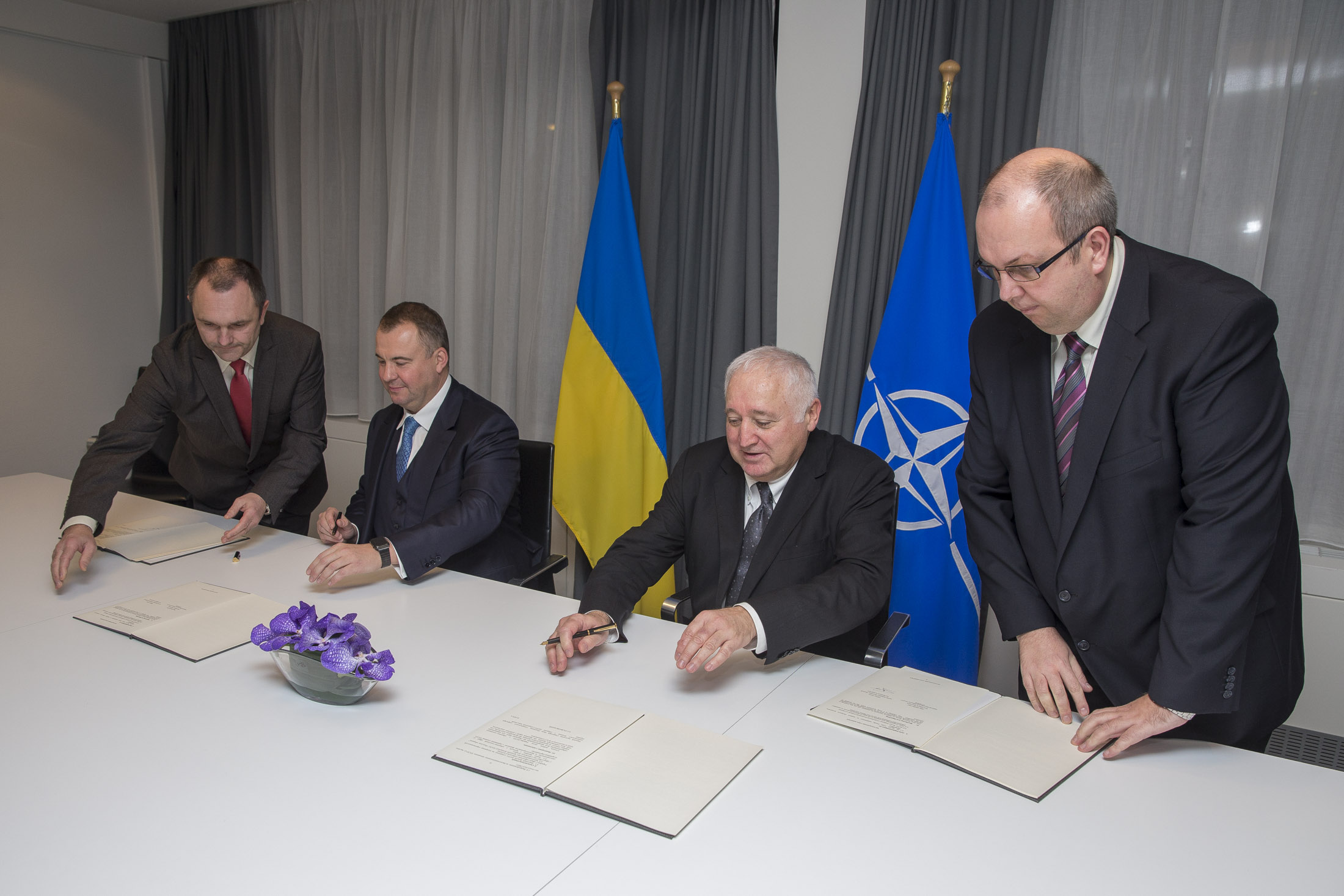 Signature of a roadmap on NATO-Ukraine Defence Technical Cooperation