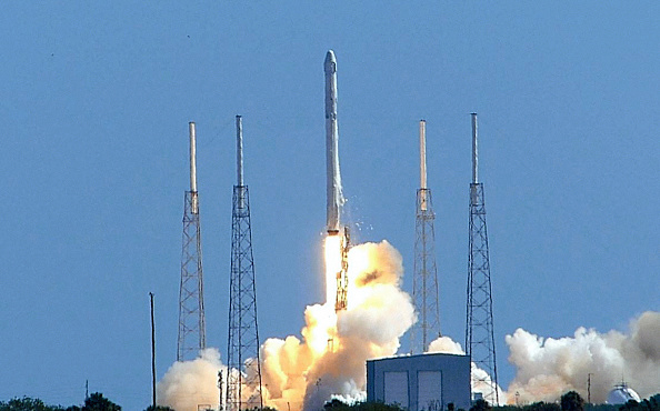 SpaceX Falcon 9 lifts off from the launch pad at the Cape Canaveral Air Force Station on June 28, 2015, in Cape Canaveral, Fla. After the launch the rocket exploded (The Asahi Shimbun/Getty Images)