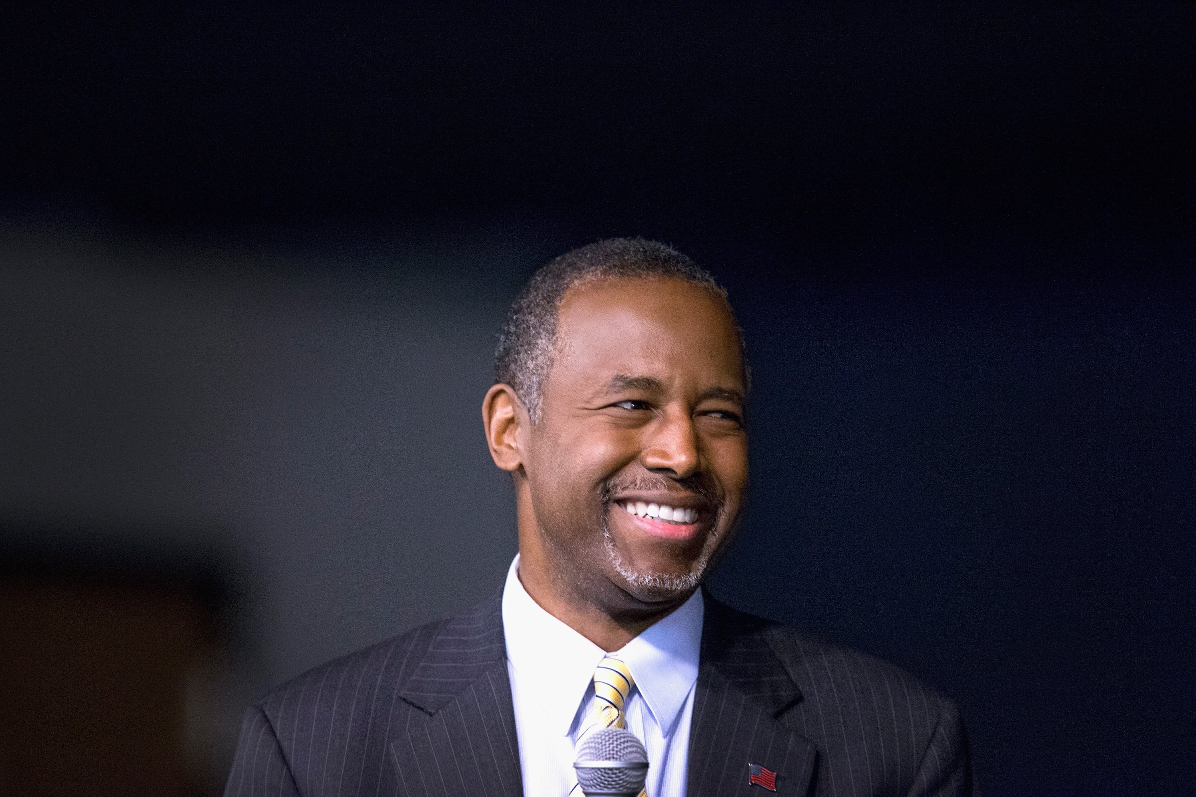 Republican presidential candidate Ben Carson speaks to guests at a barbeque hosted by Jeff Kauffman in Wilton, Iowa on Nov. 22, 2015.