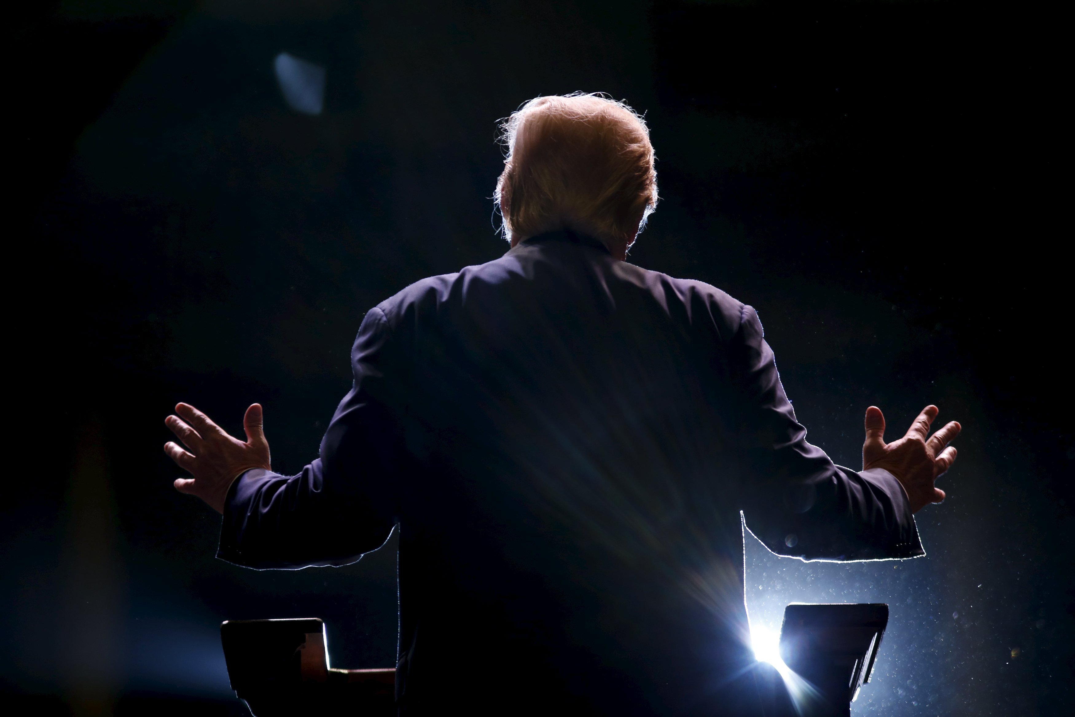 Donald Trump addresses a Trump for President campaign rally in Macon, GA on Nov. 30, 2015. (Christopher Aluka Berry—Reuters)
