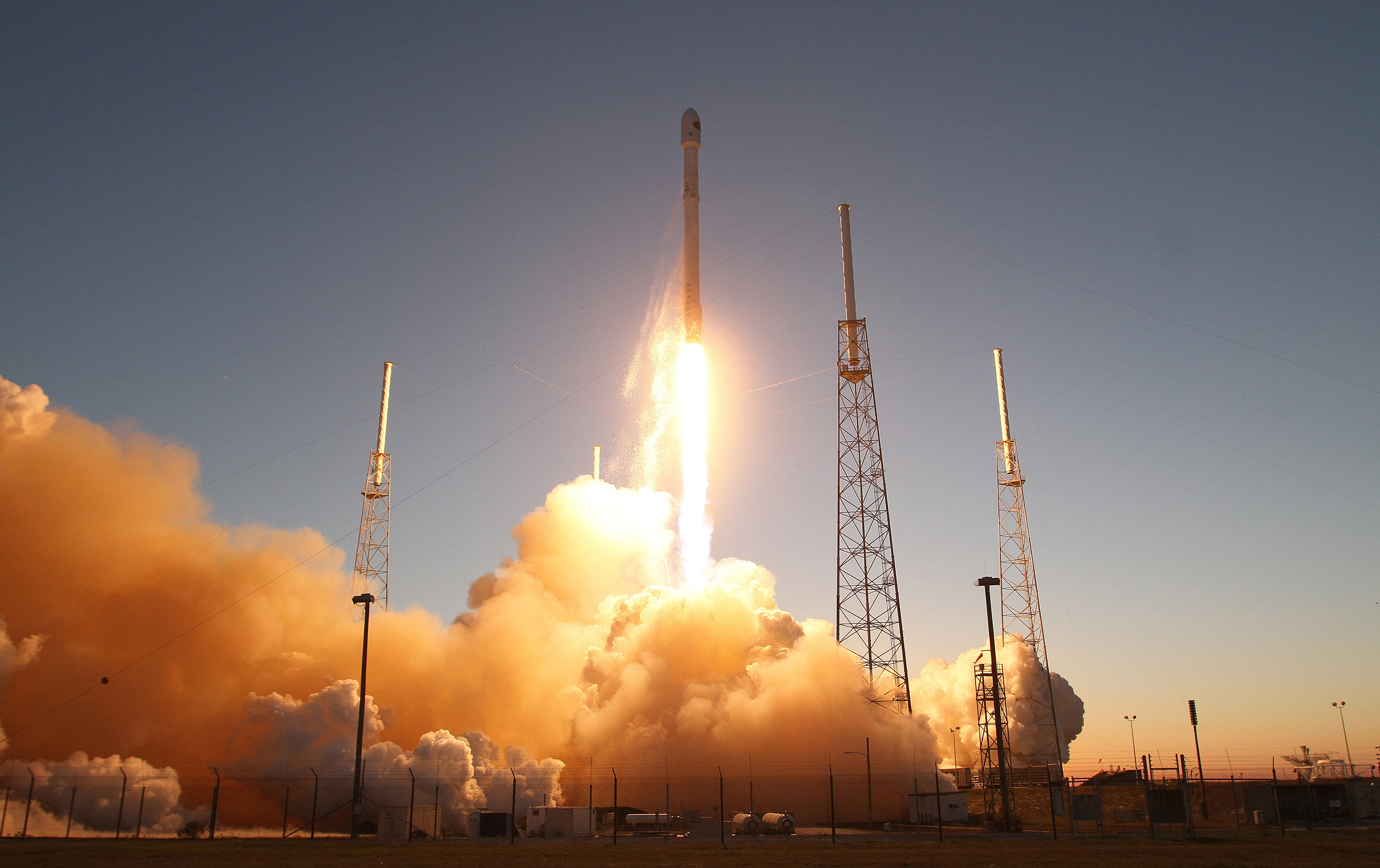 A SpaceX Falcon9 rocket blasts off the launch pad on Feb. 11, 2015. ((Red Huber/Orlando Sentinel/TNS via Getty Images))