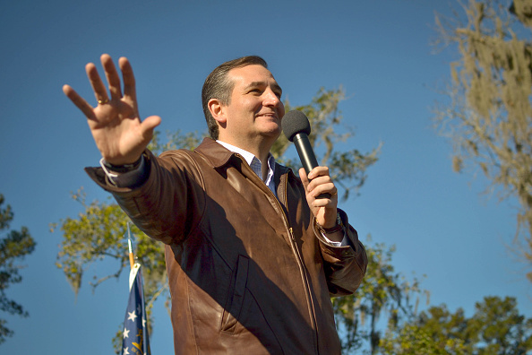 Republican presidential candidate Sen. Ted Cruz (R-TX) speaks to crowd during a campaign rally at Ottawa Farms December 19, 2015 in Bloomingdale, Georgia. (Nicholas Pilch—2015 Getty Images)