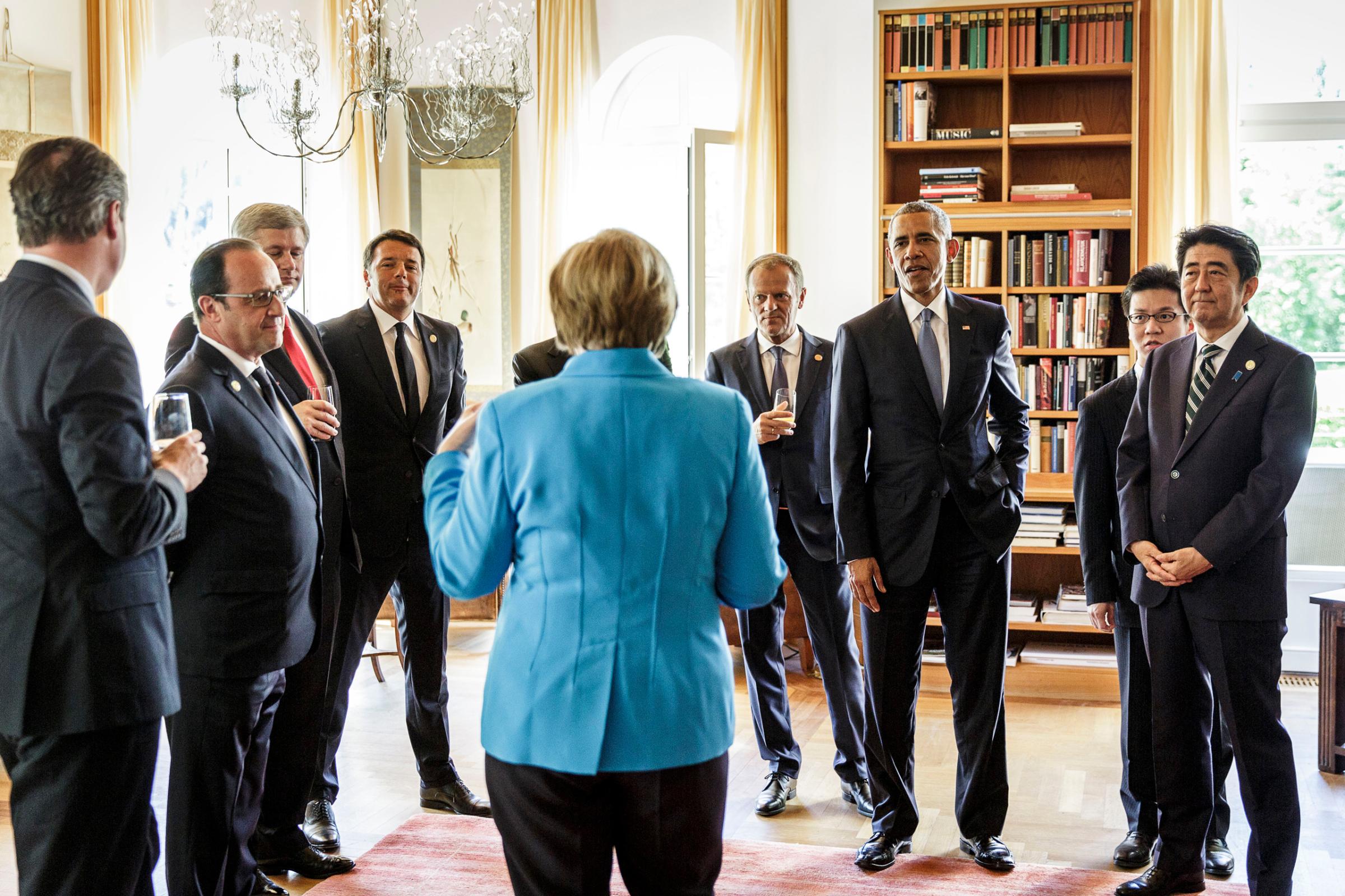 Chancellor Merkel welcomes G7 heads of states shortly before the summit's official start. June 7, 2015.