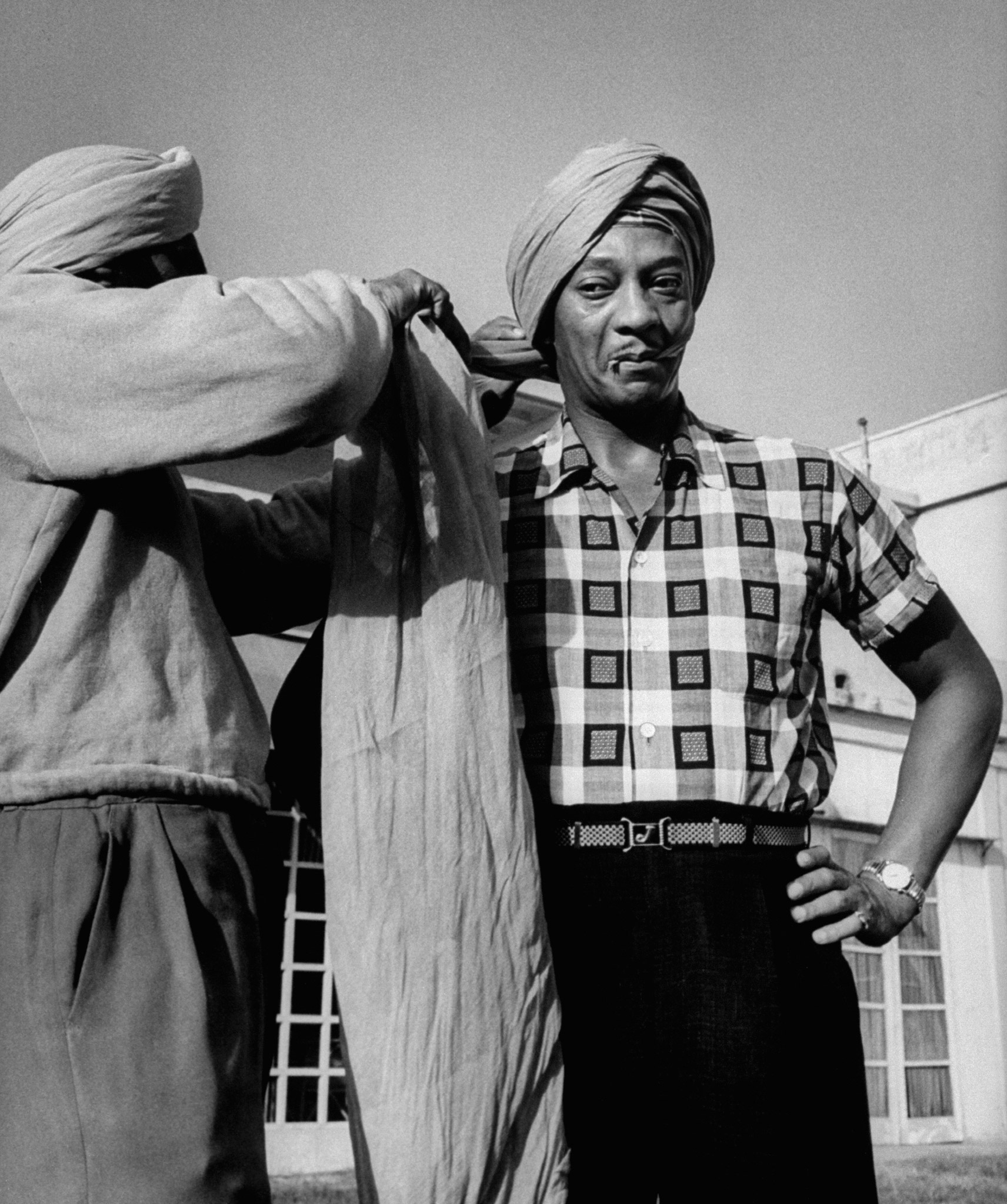 Track star Jesse Owens in India, 1955