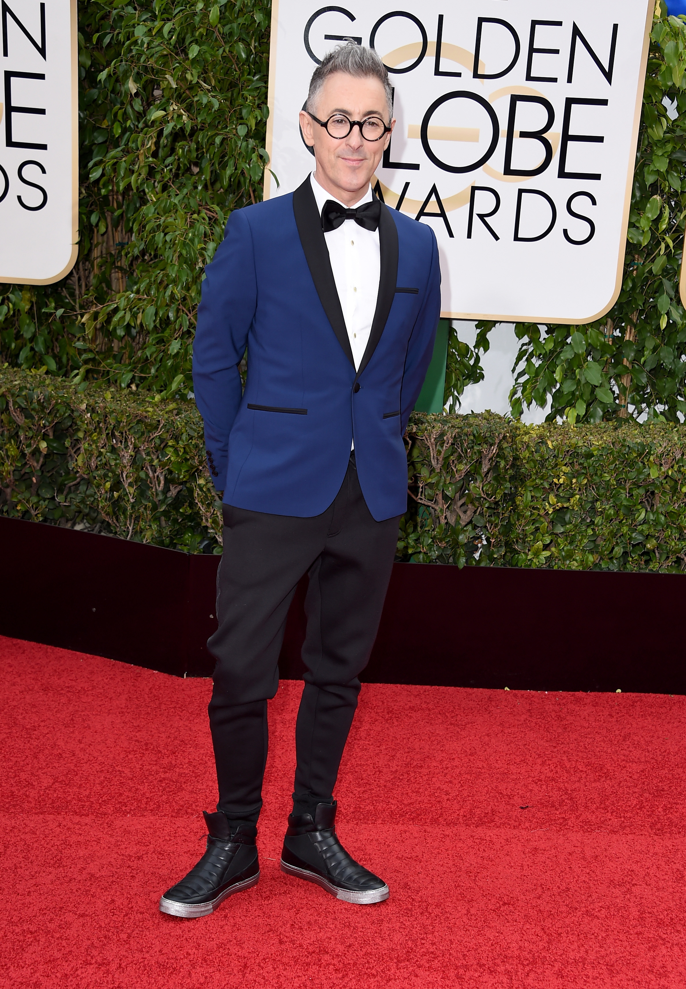Alan Cumming arrives to the 73rd Annual Golden Globe Awards on Jan. 10, 2016 in Beverly Hills.