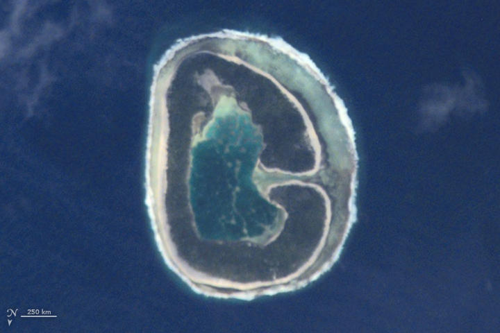 This image of Pinaki Island was captured on the International Space Station in April 2001.