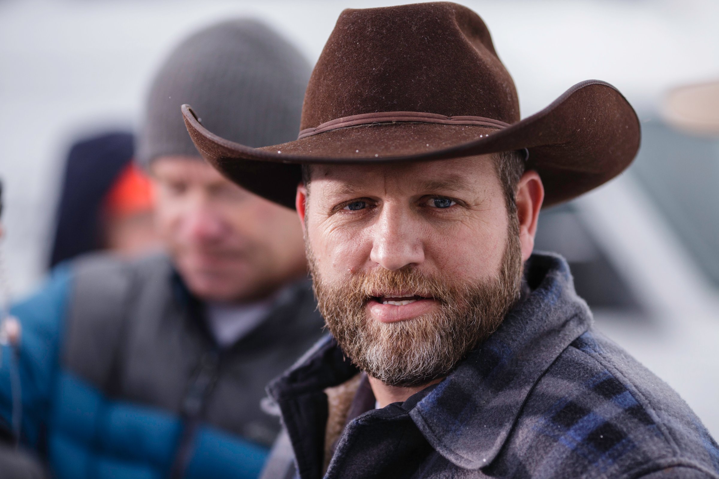 Ammon Bundy speaks at a news conference at the entrance to the Malheur National Wildlife Refuge Headquarters near Burns, Oregon January 5, 2016.