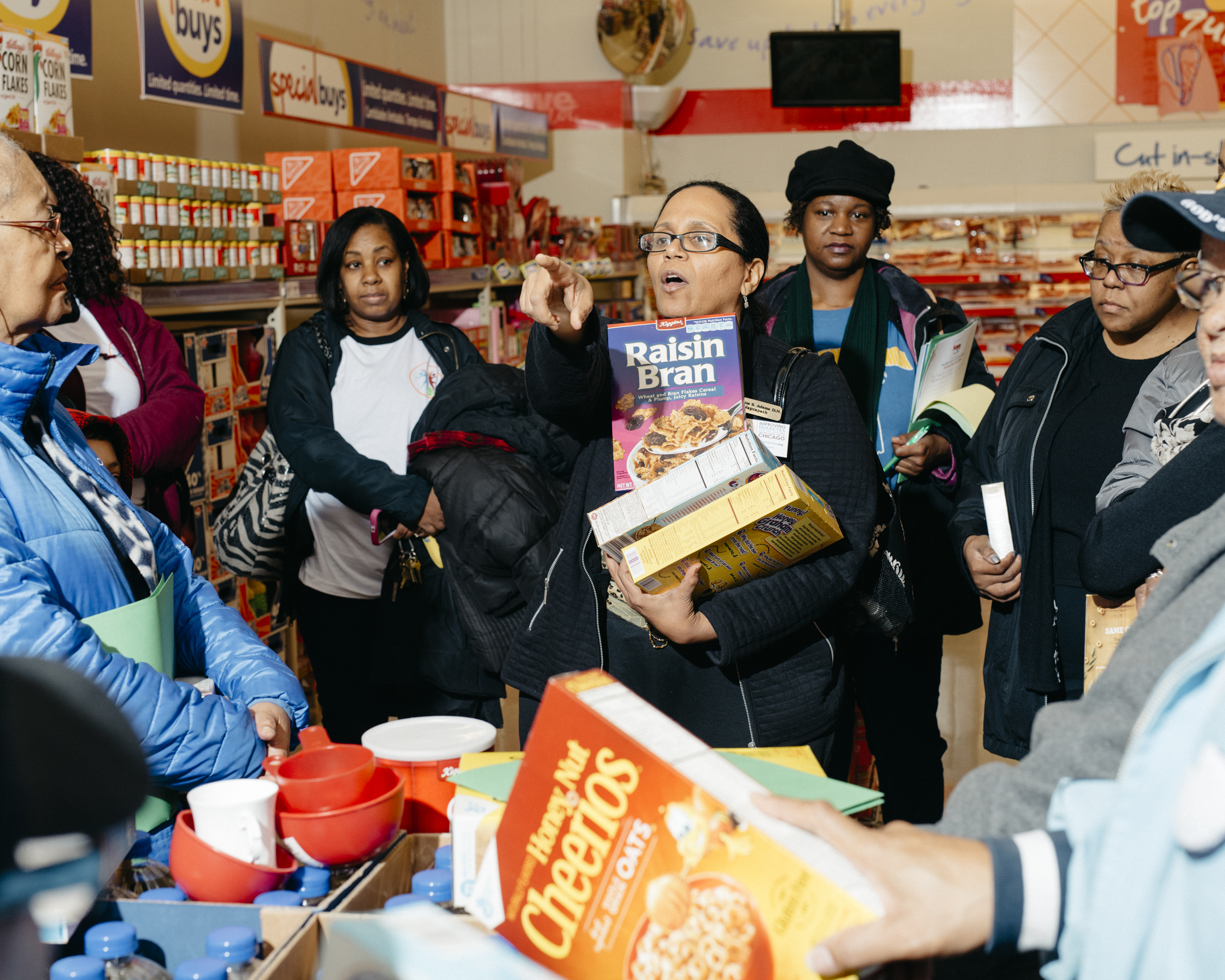 The South Side Diabetes Project teaches shoppers how to count carbohydrates (Photograph by Ryan Lowry for TIME magazine)