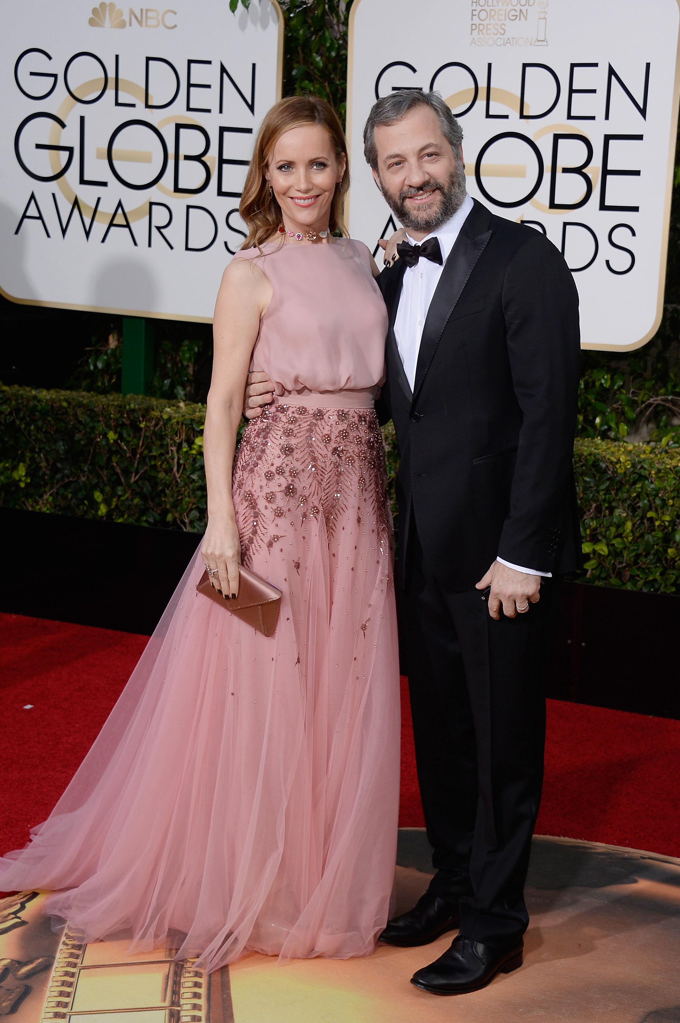 Leslie Mann and Judd Apatow arrive to the 73rd Annual Golden Globe Awards on Jan. 10, 2016 in Beverly Hills.