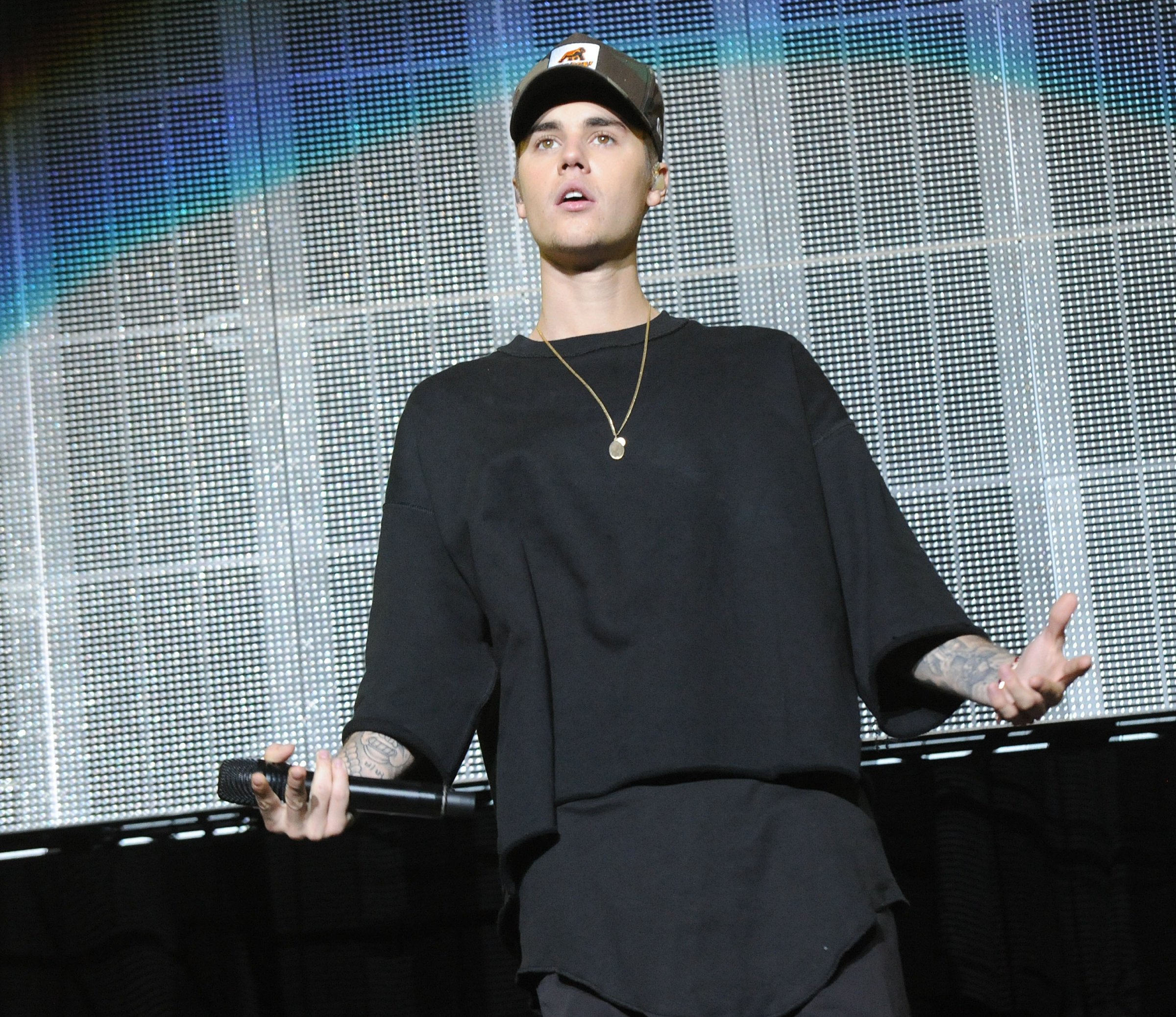 ustin Bieber performs during Power 96.1's Jingle Ball 2015 at Philips Arena on December 17, 2015 in Atlanta, Georgia.