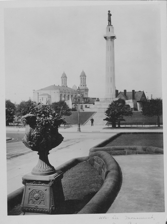 The Lee Monument, a Doric column in remembrance of Confederate General, Robert E. Lee, seen in New Orleans, circa 1900 (P. L. Sperr&mdash;Getty Images)
