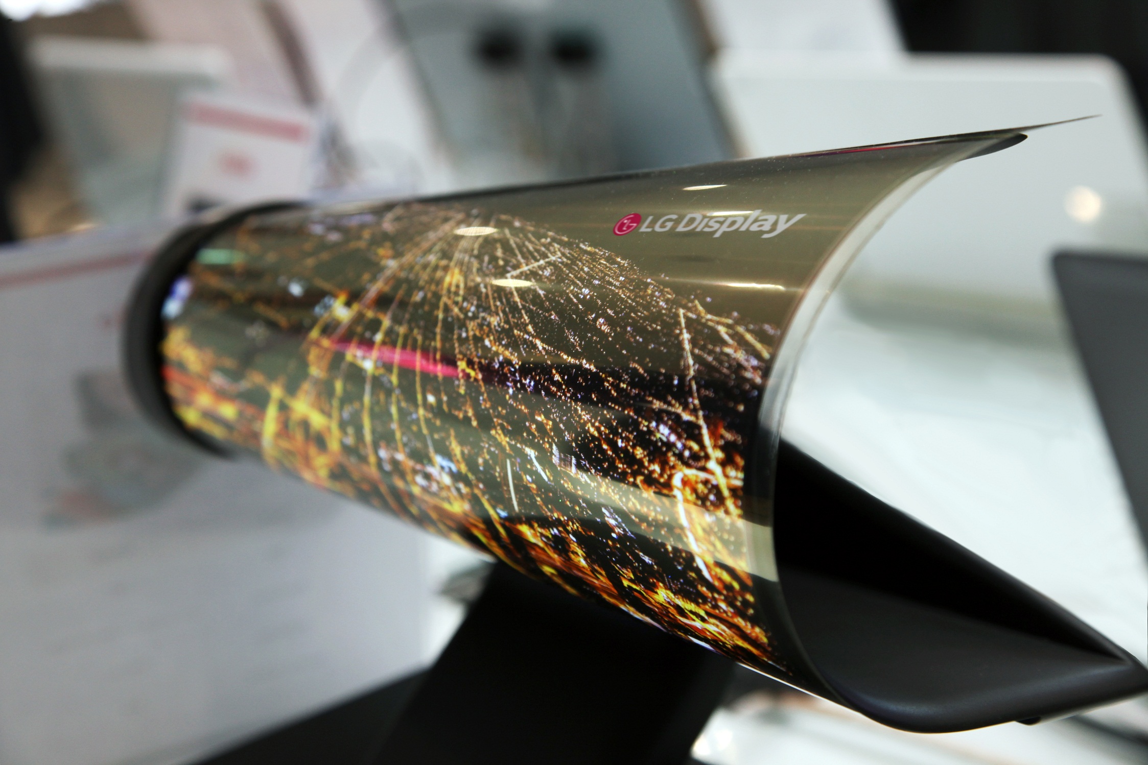 LG&#39;s Bendable Screen Can Roll Up Like a Newspaper | Time