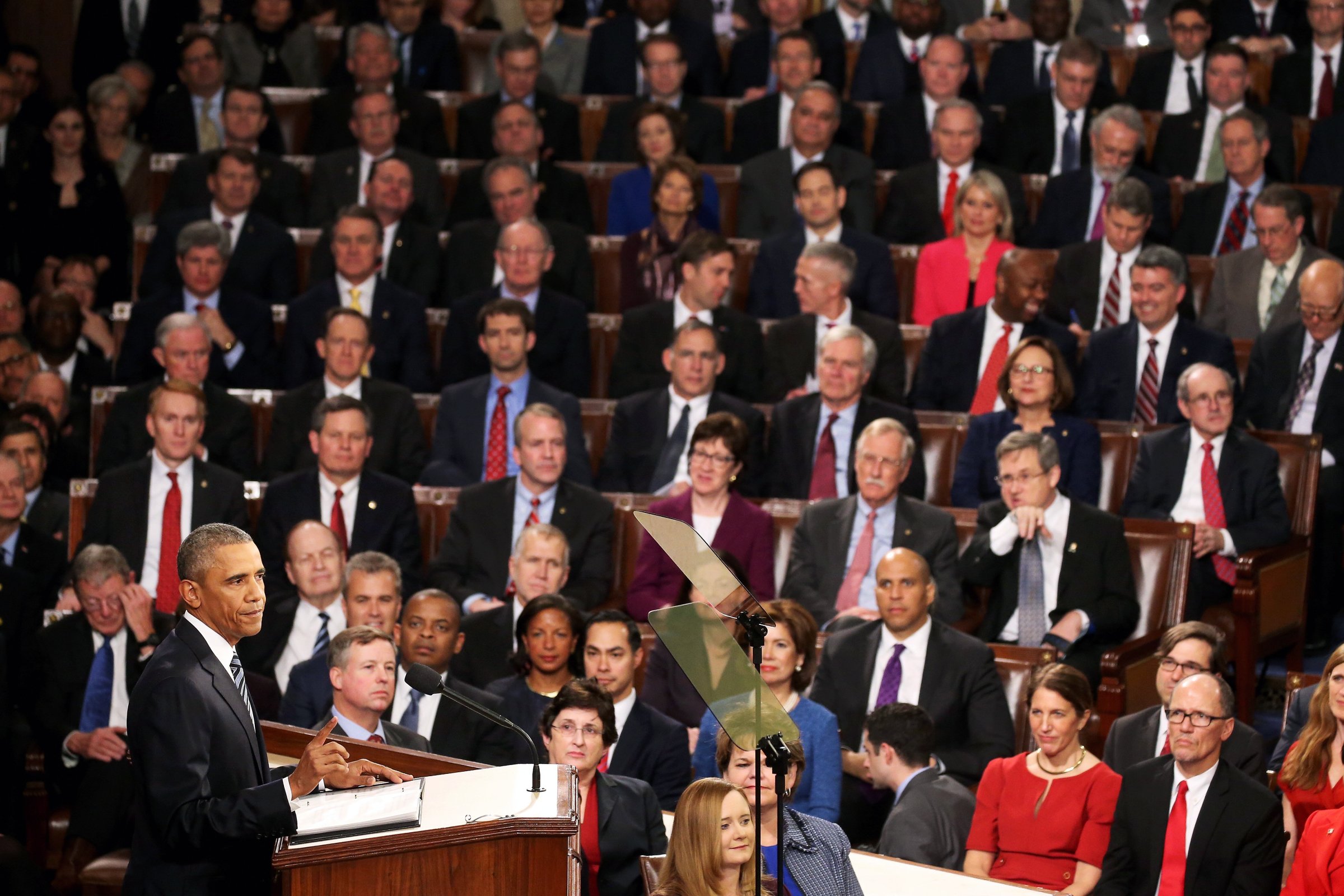 U.S. President Barack Obama delivers the State of the Union speech before members of Congress in the House chamber of the U.S. Capitol Jan.12, 2016 in Washington.