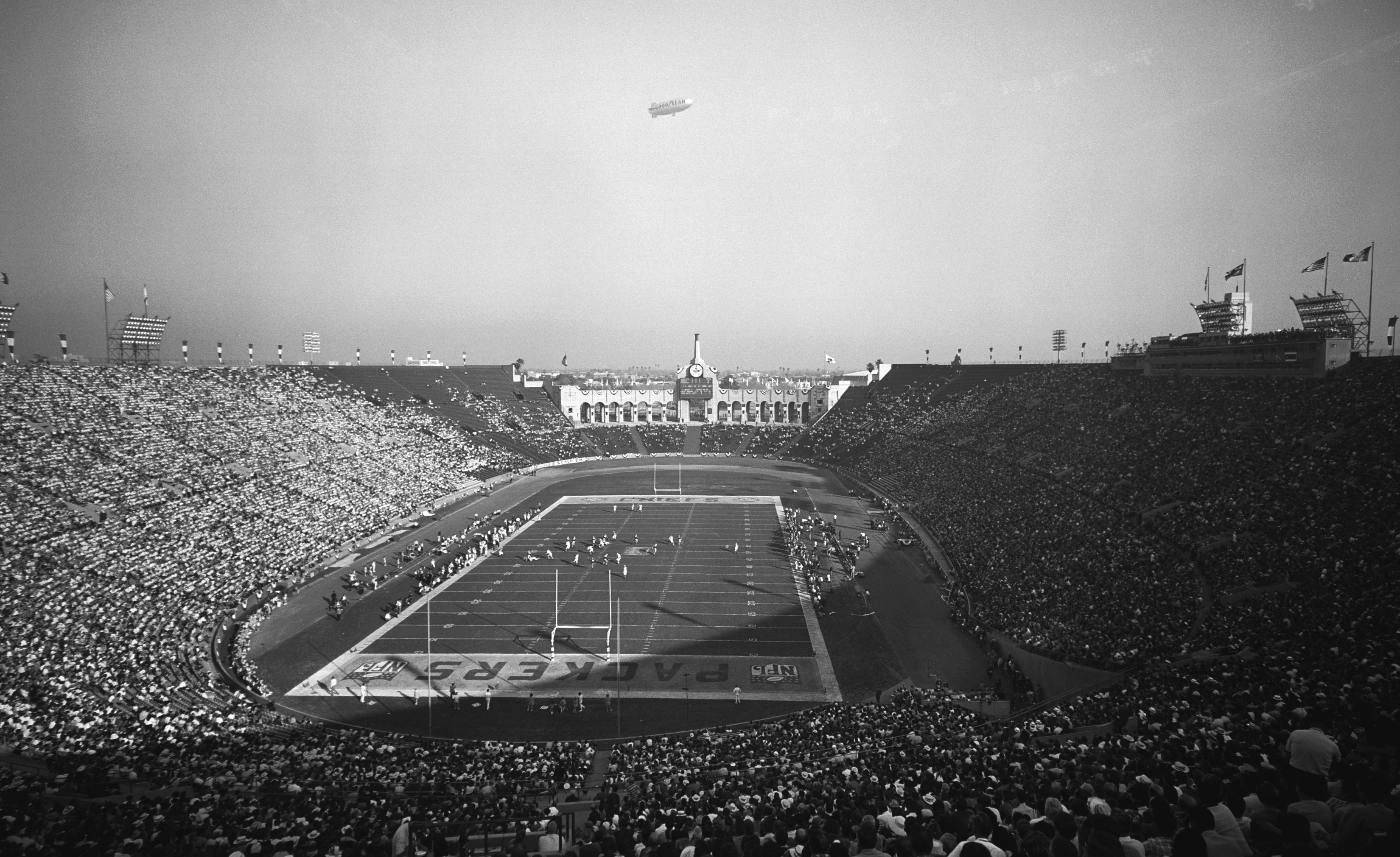 LOS ANGELES - JANUARY 15: The First World Championship Game, AFL vs. NFL, later known as Super Bowl I, on January 15, 1967 at the Los Angeles Memorial Coliseum in Los Angeles, California. (Photo by CBS via Getty Images) (CBS Photo Archive—CBS via Getty Images)