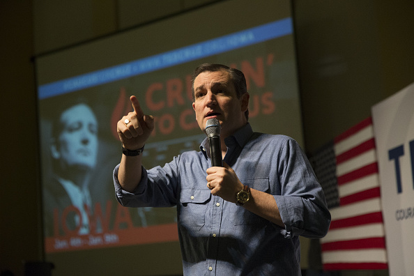 Senator Ted Cruz, a Republican from Texas and 2016 presidential candidate, speaks during a town hall meeting at Dordt College in Sioux City, Iowa, U.S., on Tuesday, Jan. 5, 2016. (Bloomberg—Bloomberg via Getty Images)